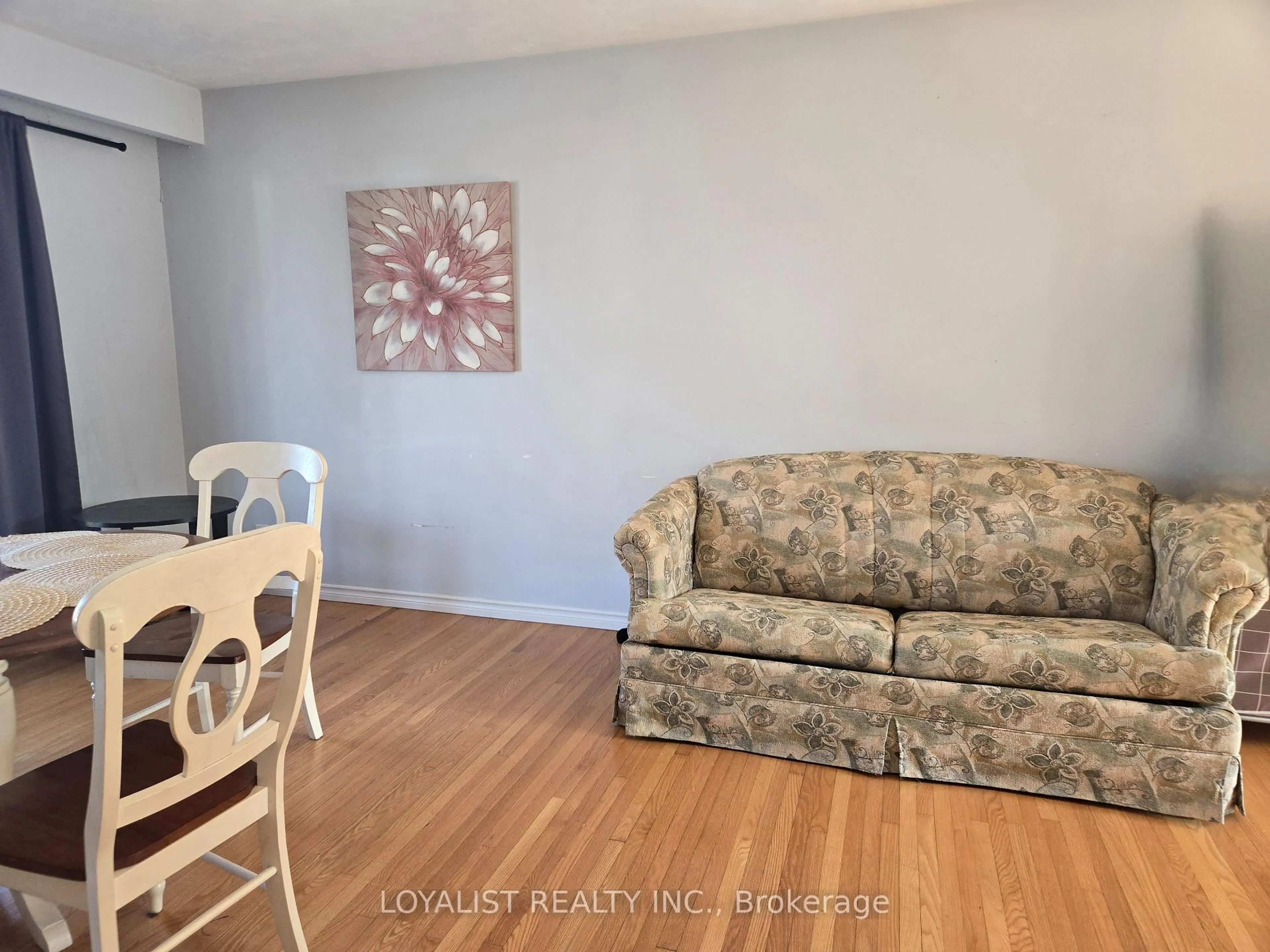 Living room with furniture, unknown for 220 PARROTT Dr, Belleville Ontario K8N 4N9
