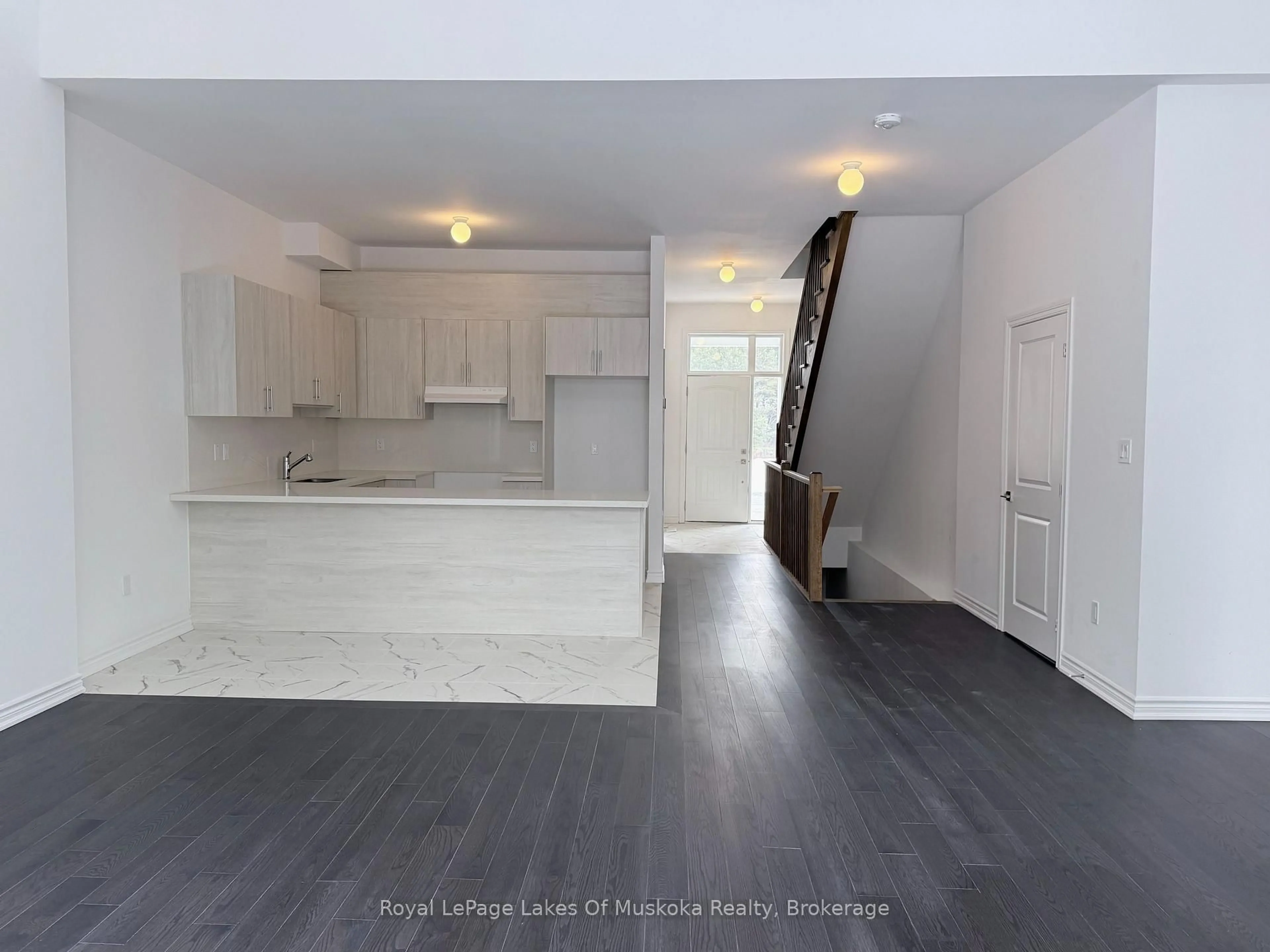 Open concept kitchen, unknown for 16 Turnberry Crt, Bracebridge Ontario P1L 0N5