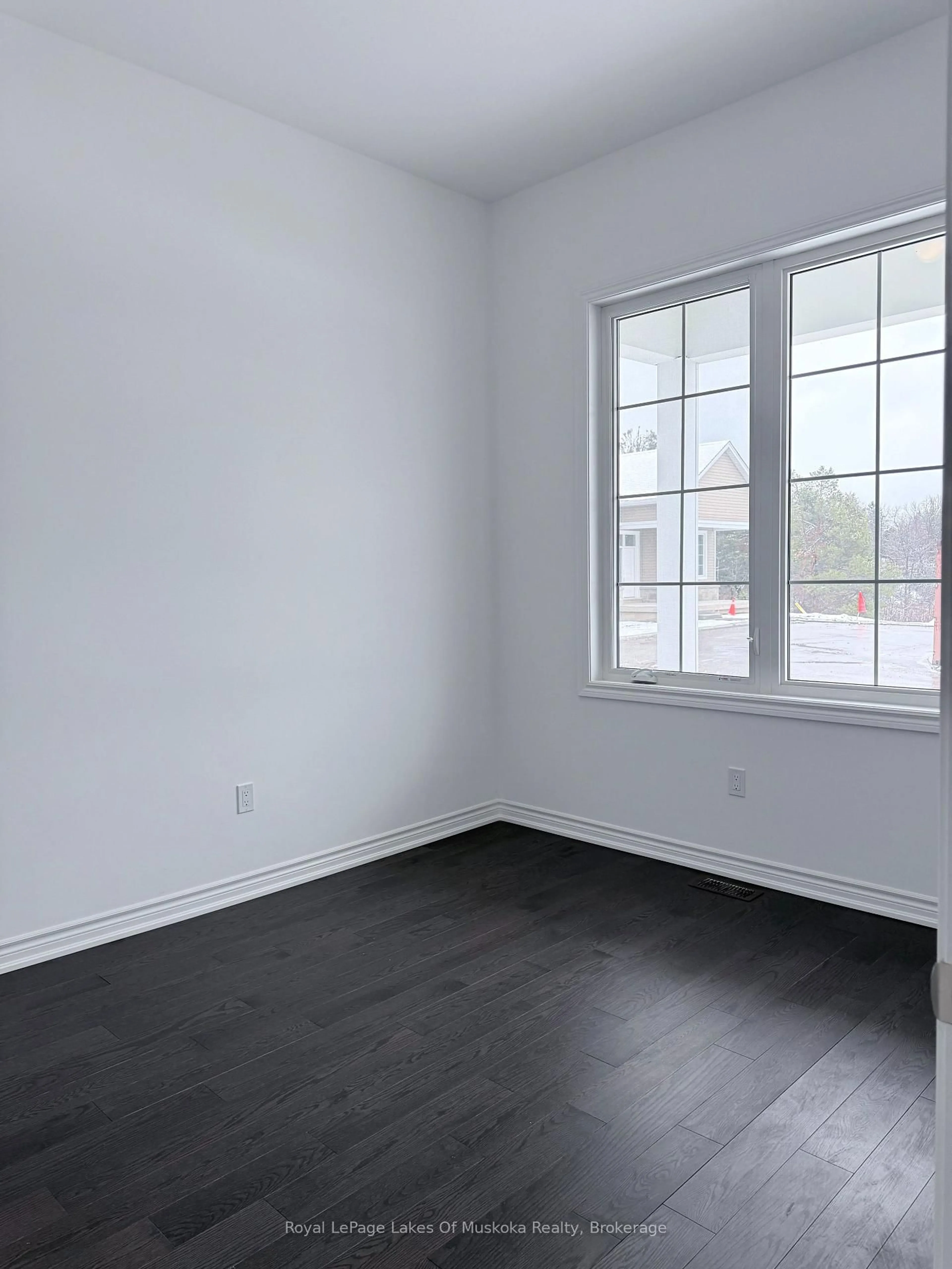 A pic of a room for 16 Turnberry Crt, Bracebridge Ontario P1L 0N5