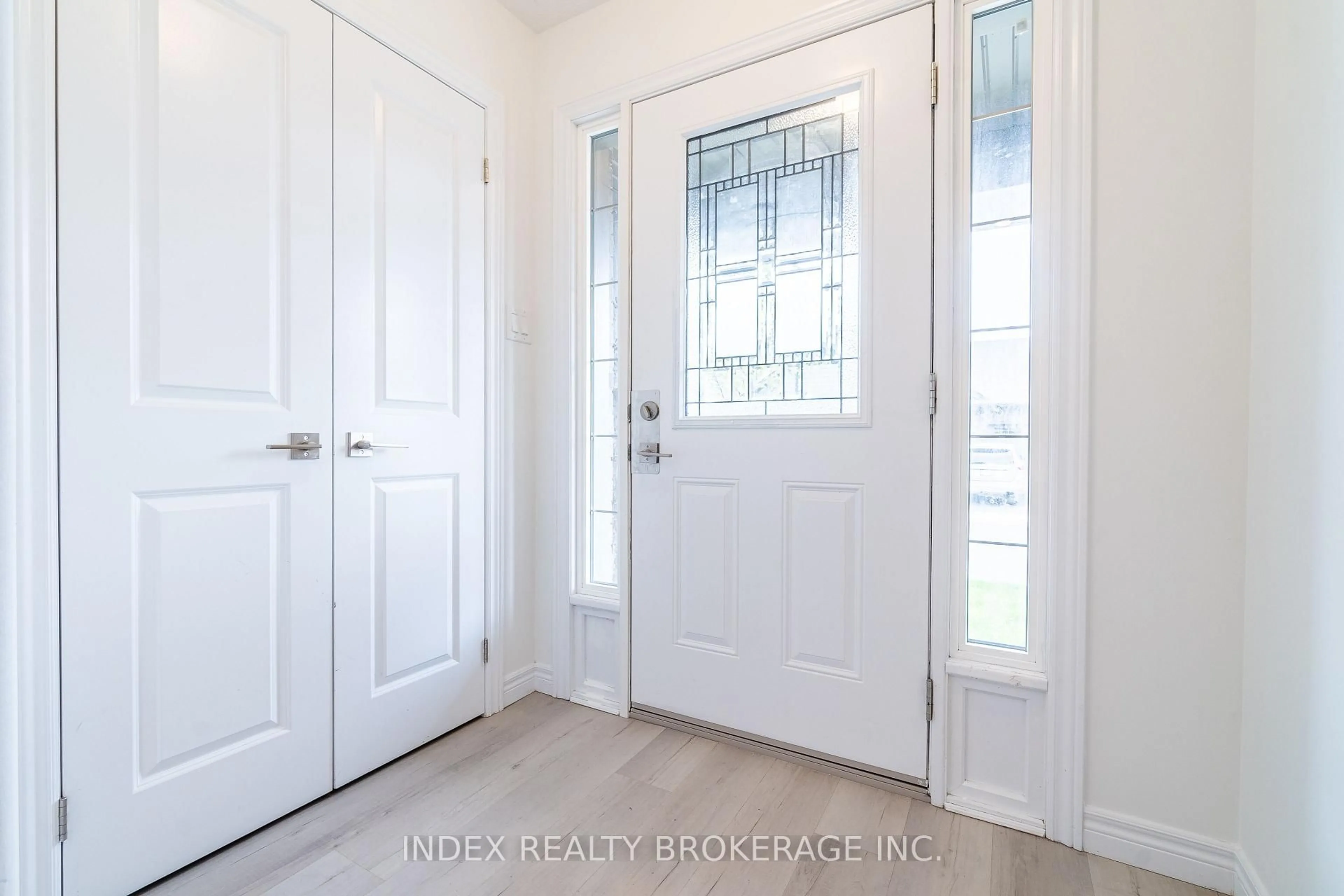 Indoor entryway for 29 Schuyler St #4, Brant Ontario N3L 0J2