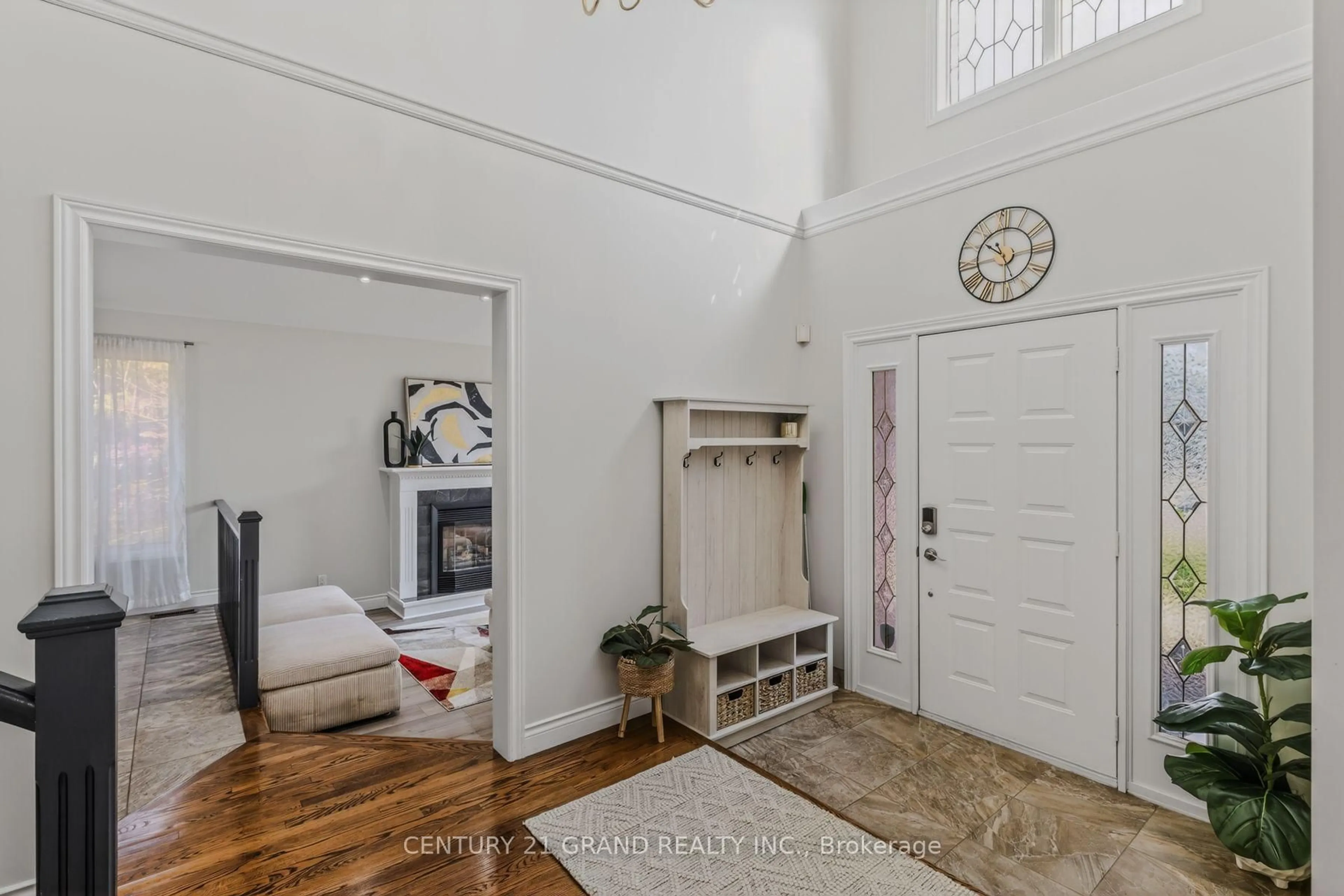 Indoor entryway for 27 Kerr Shaver Terr, Brantford Ontario N3T 6H8