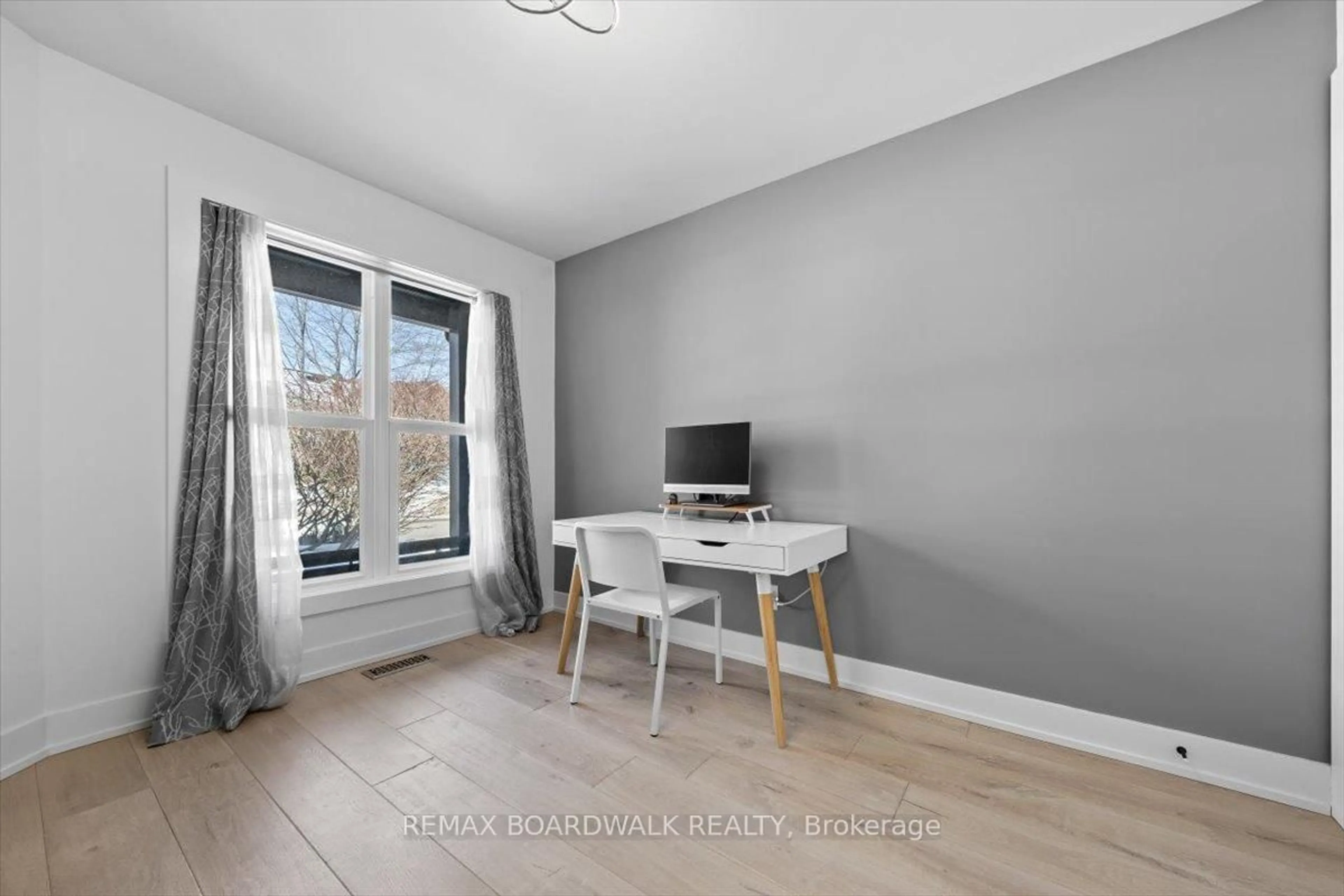 A pic of a room for 1535 Kamouraska Circ, Ottawa Ontario K1C 3J1