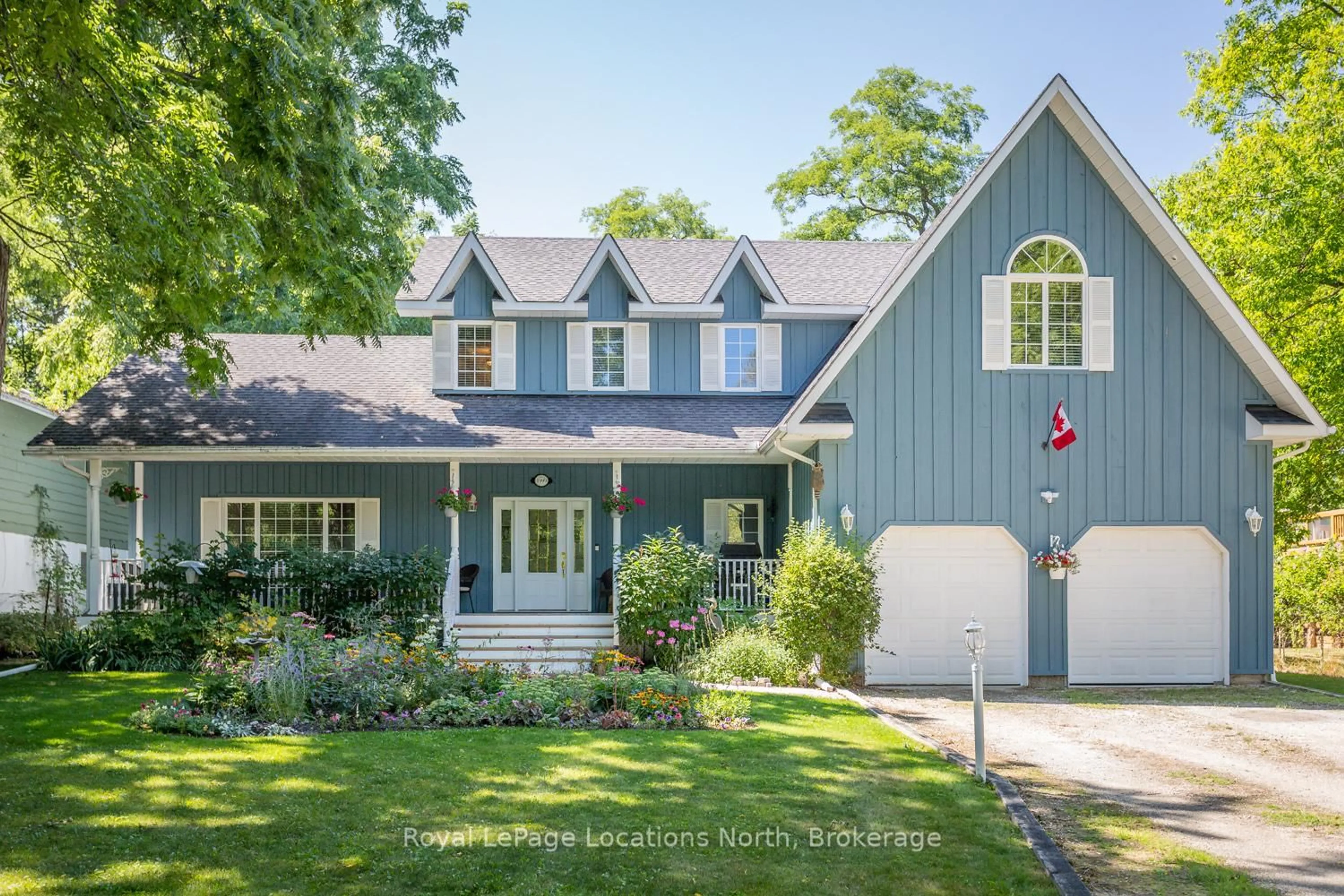 Home with vinyl exterior material, street for 120 Wards Rd, Blue Mountains Ontario L9Y 0T7