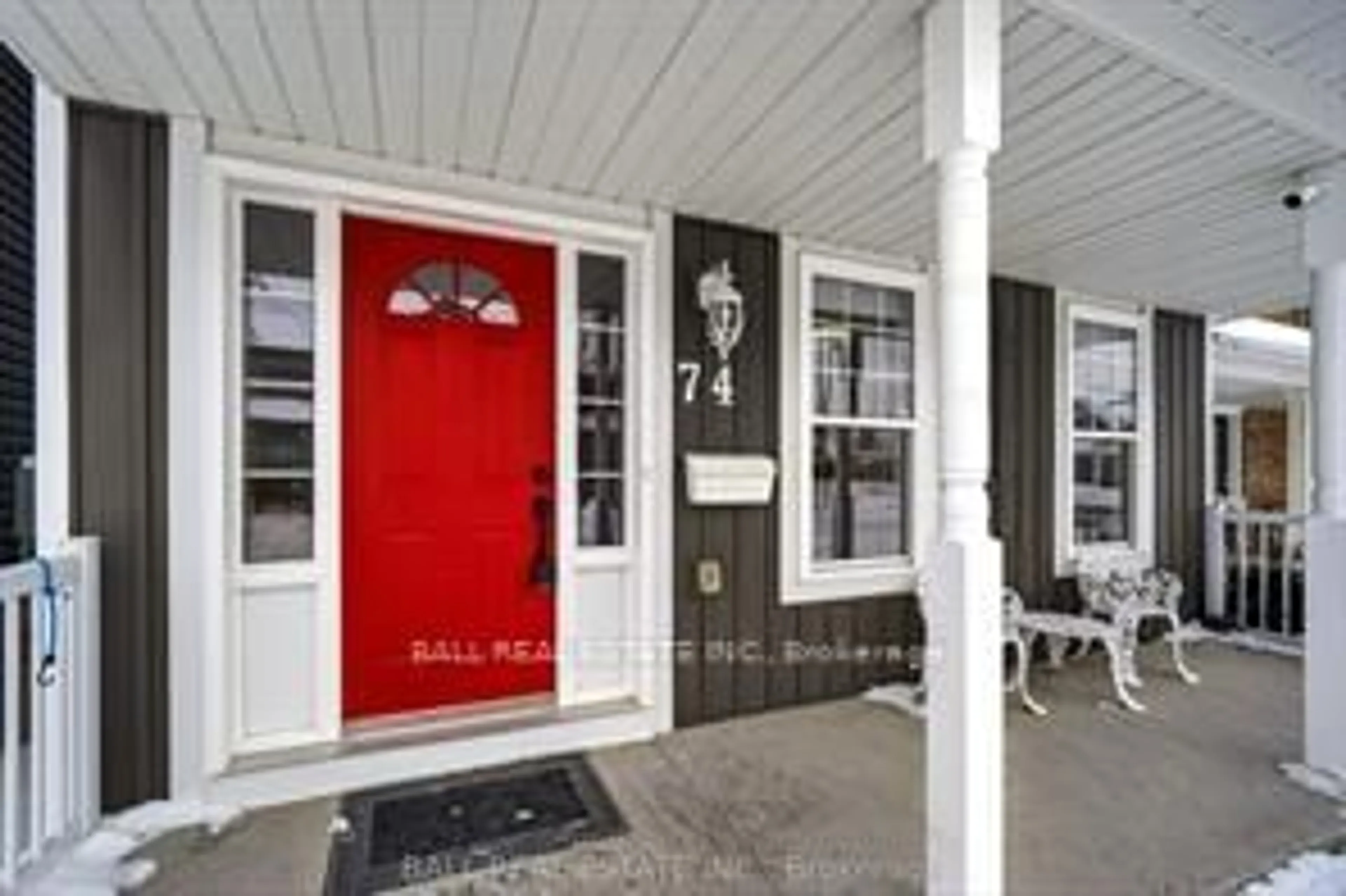 Indoor entryway for 74 Flitton Ave, Peterborough Ontario K9H 0G5