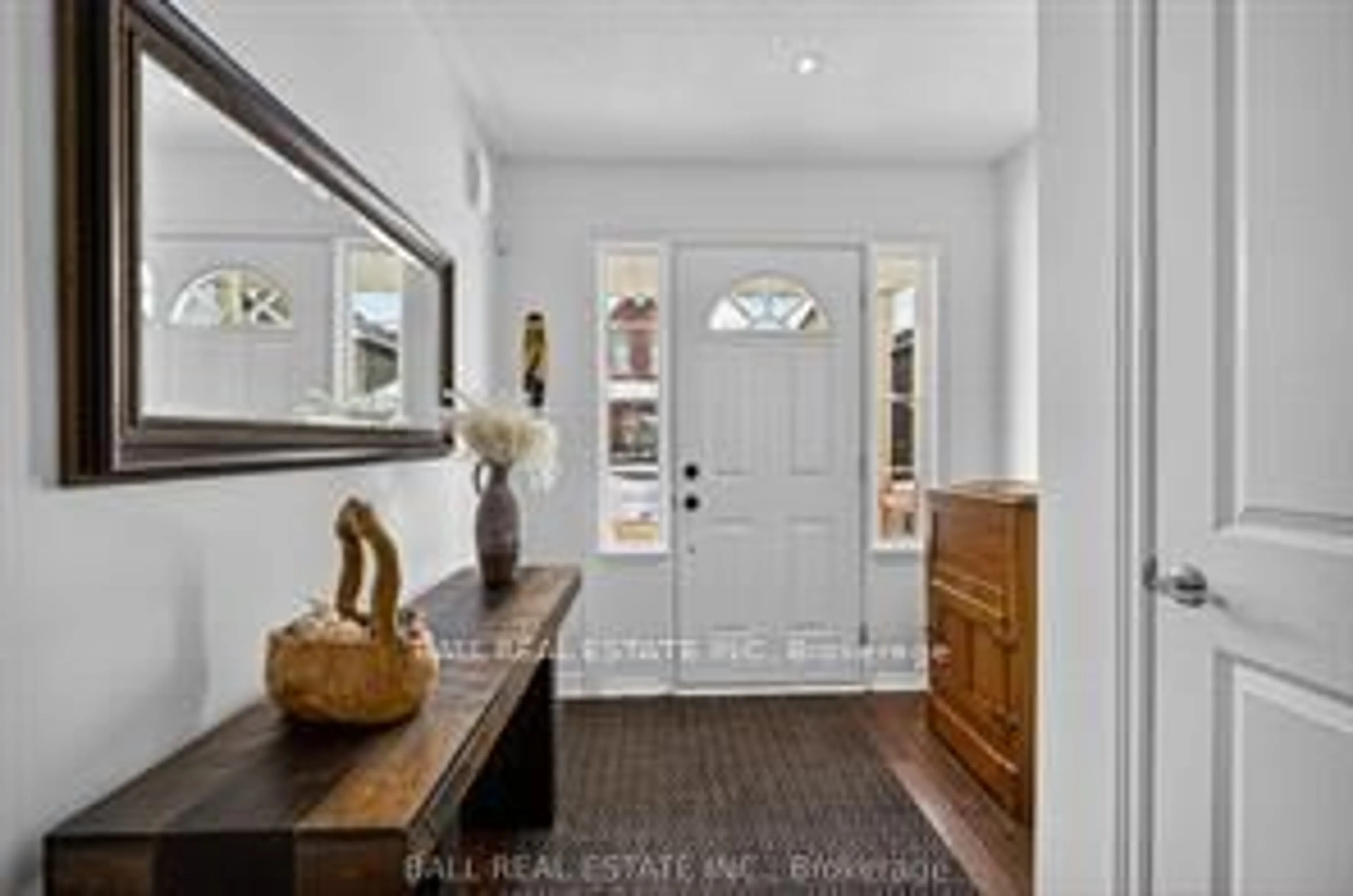 Indoor entryway for 74 Flitton Ave, Peterborough Ontario K9H 0G5