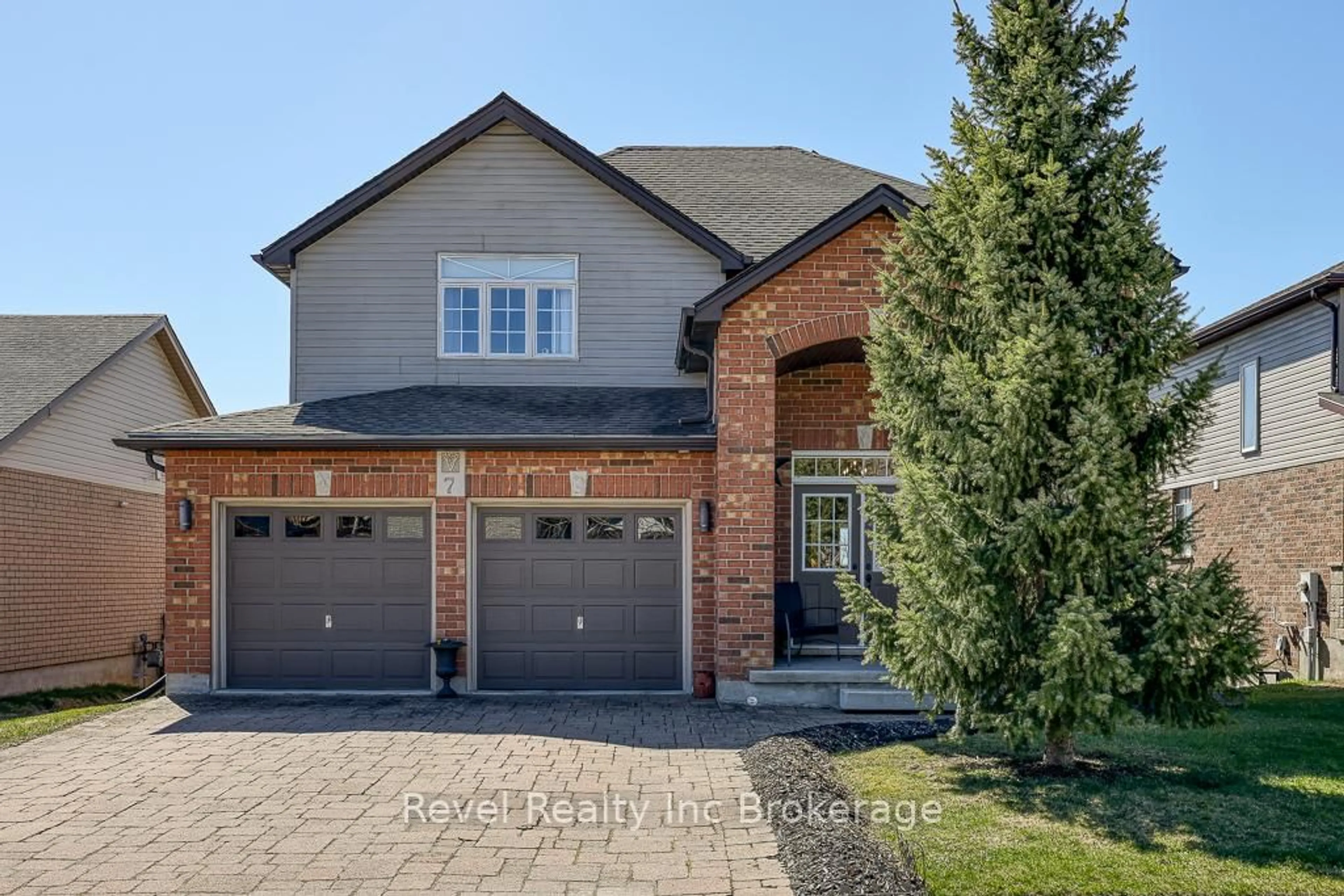 Home with brick exterior material, street for 7 Woodhatch Cres, Ingersoll Ontario N5C 0A2