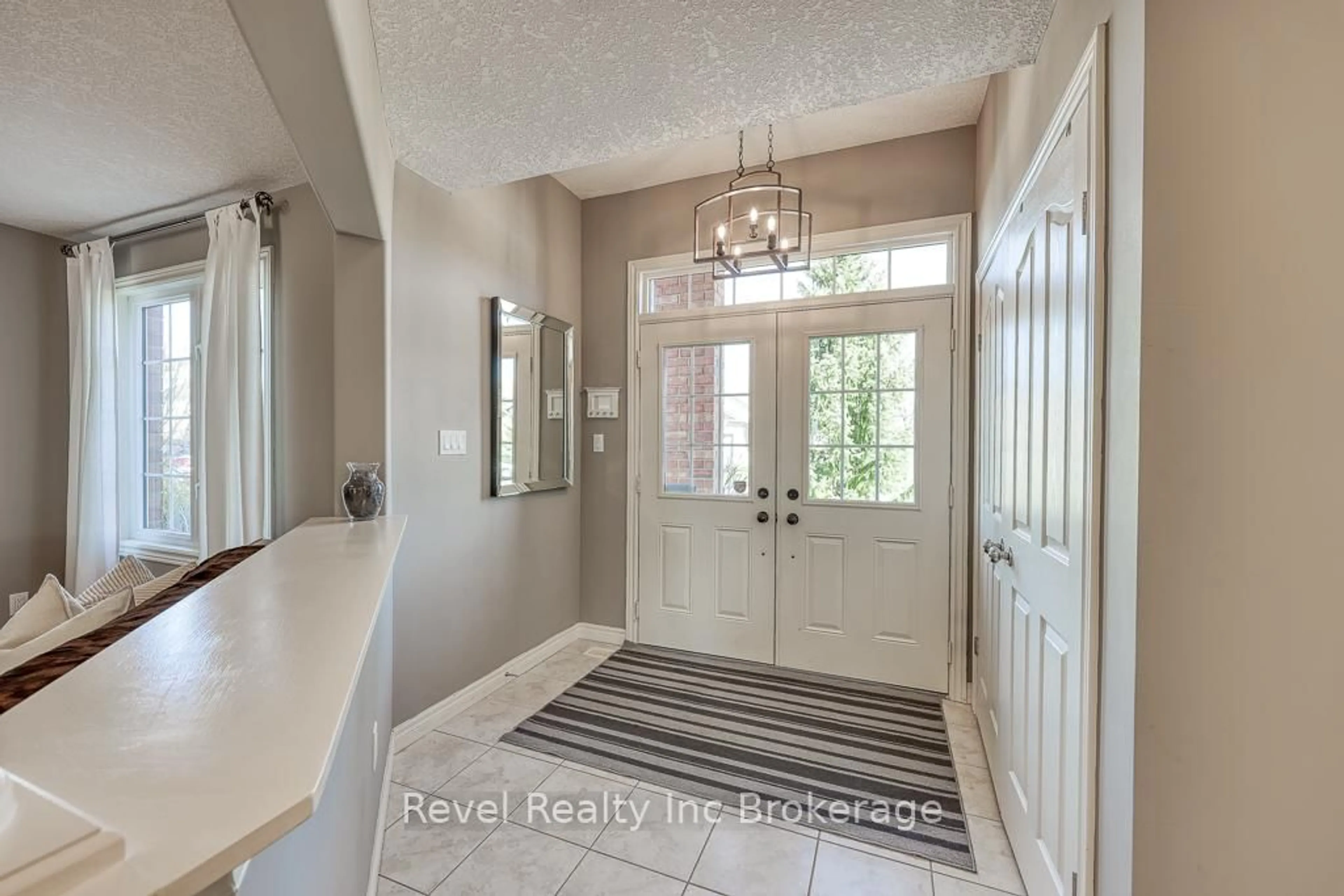 Indoor entryway for 7 Woodhatch Cres, Ingersoll Ontario N5C 0A2