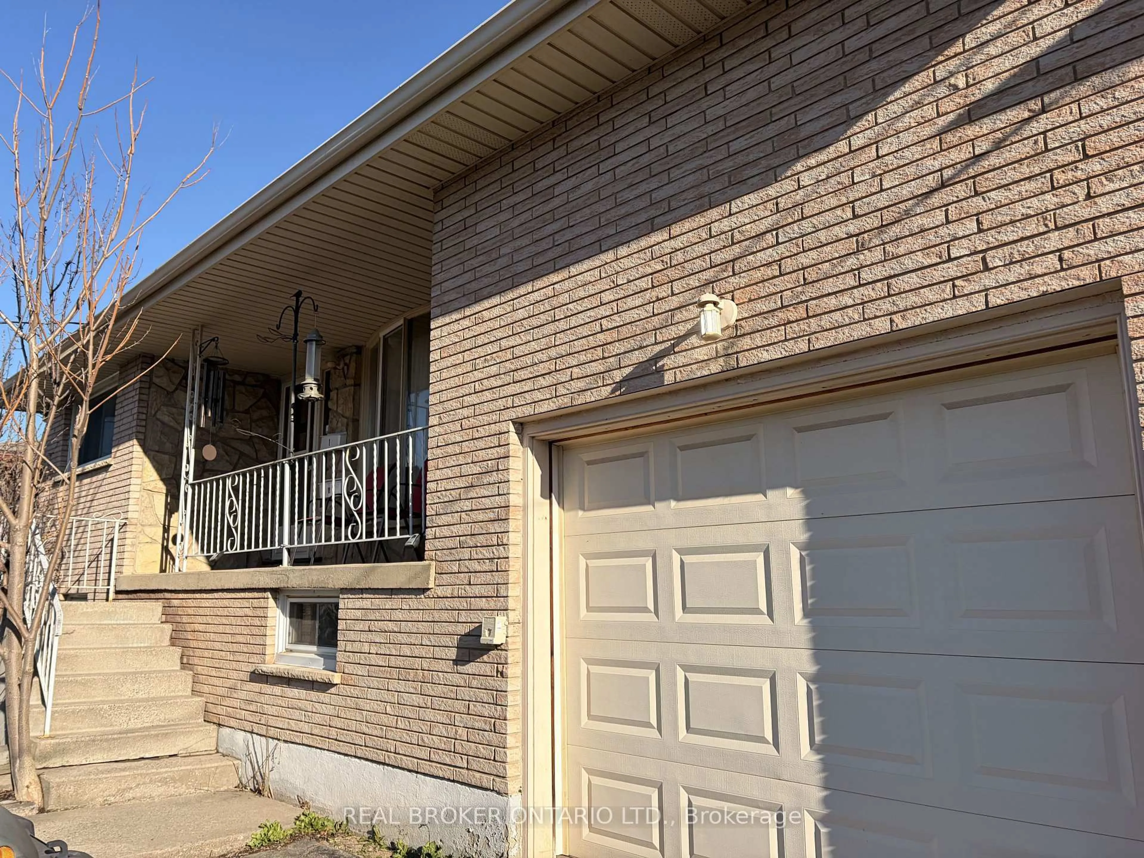 Home with brick exterior material, street for 260 Bruce St, Brantford Ontario N3S 4Z9