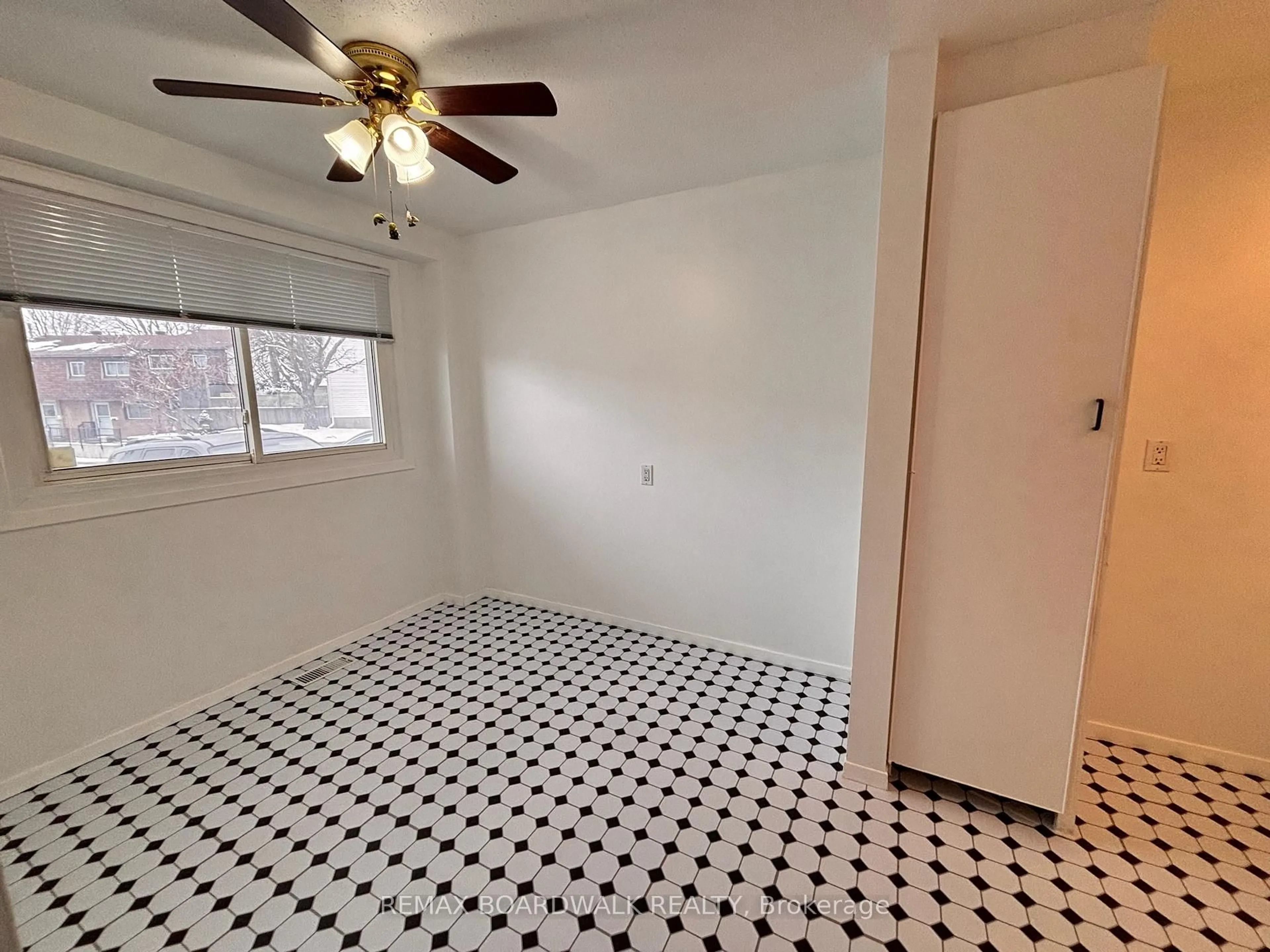 A pic of a room for 53J Sumac St, Ottawa Ontario K1J 7T7