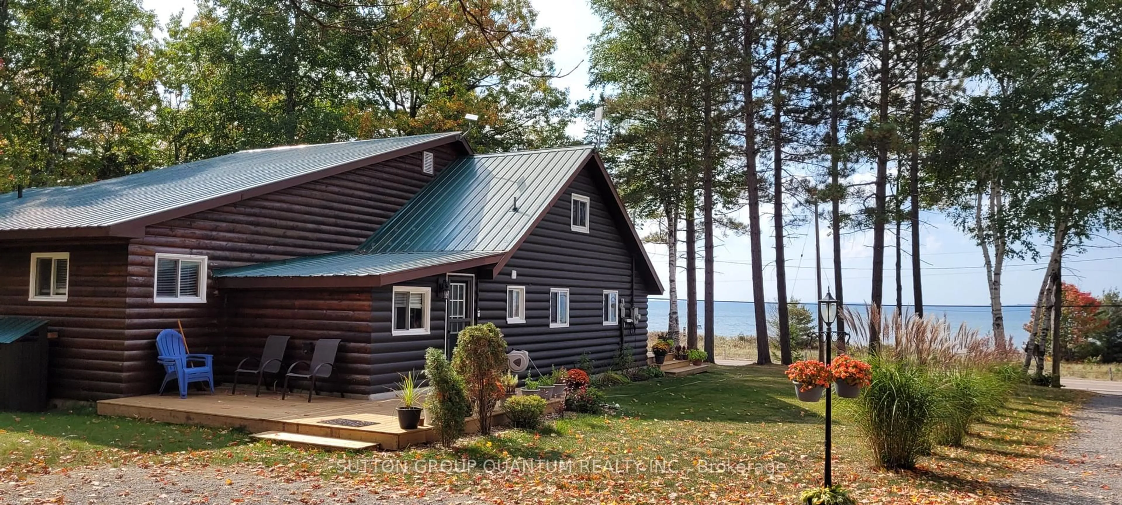 Home with vinyl exterior material, water/lake/river/ocean view for 10366 Highway 17 Highway, Algoma Remote Area Ontario P0S 1A0