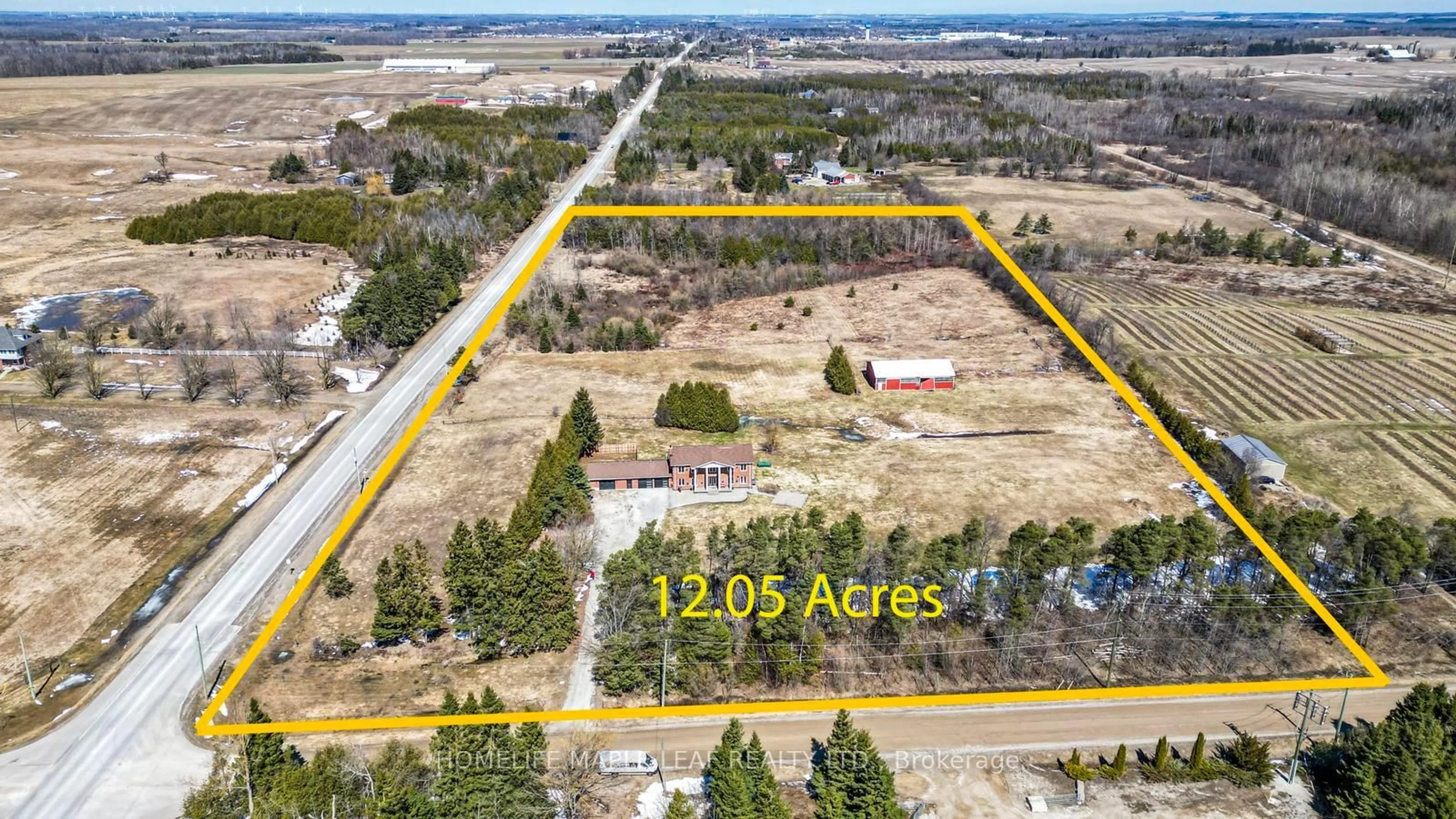 A pic from outside/outdoor area/front of a property/back of a property/a pic from drone, building for 425279 25 Sdrd, Amaranth Ontario L9V 1N8