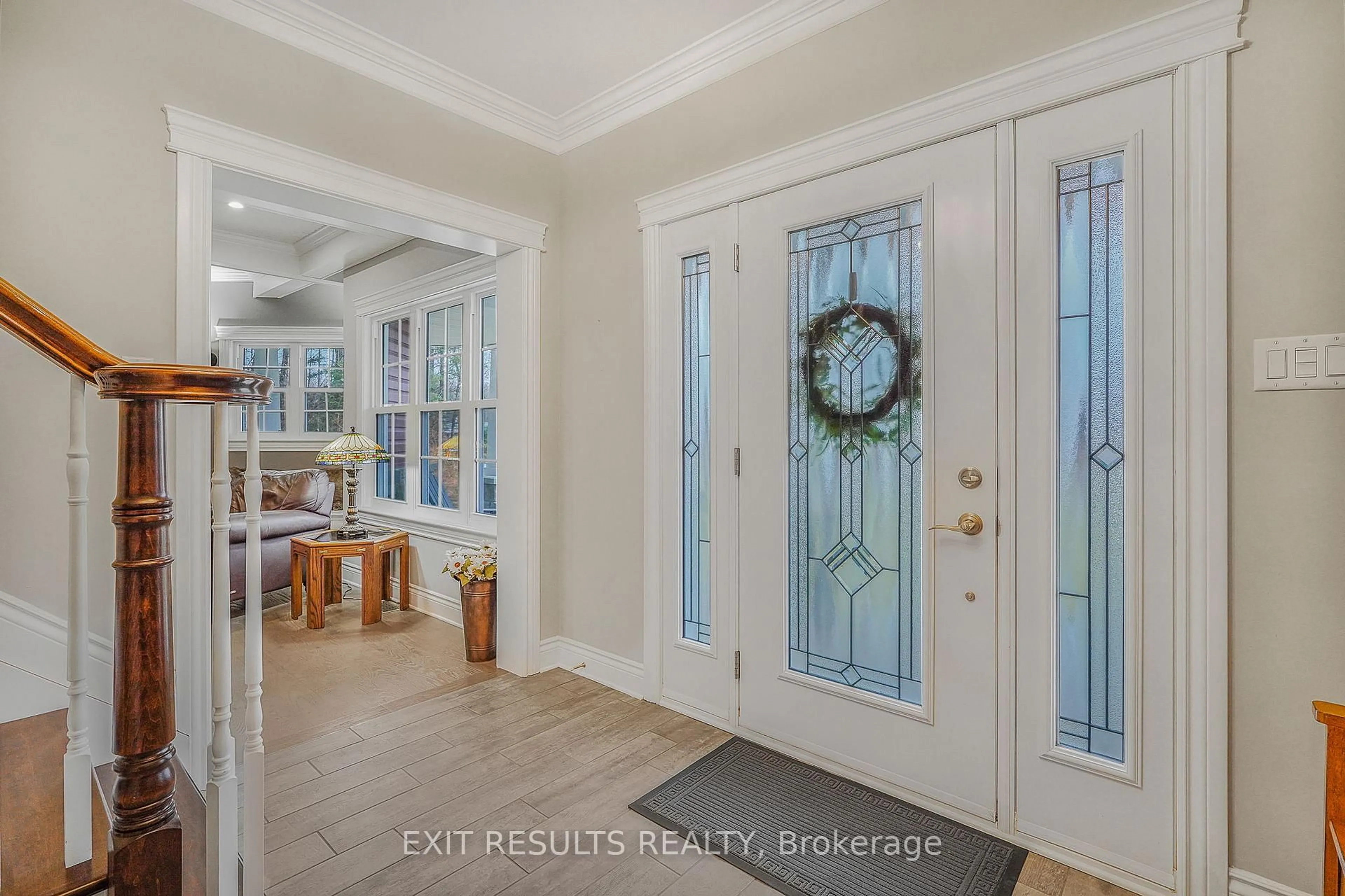 Indoor entryway for 5856 Dunning Rd, Navan Ontario K4B 1J1