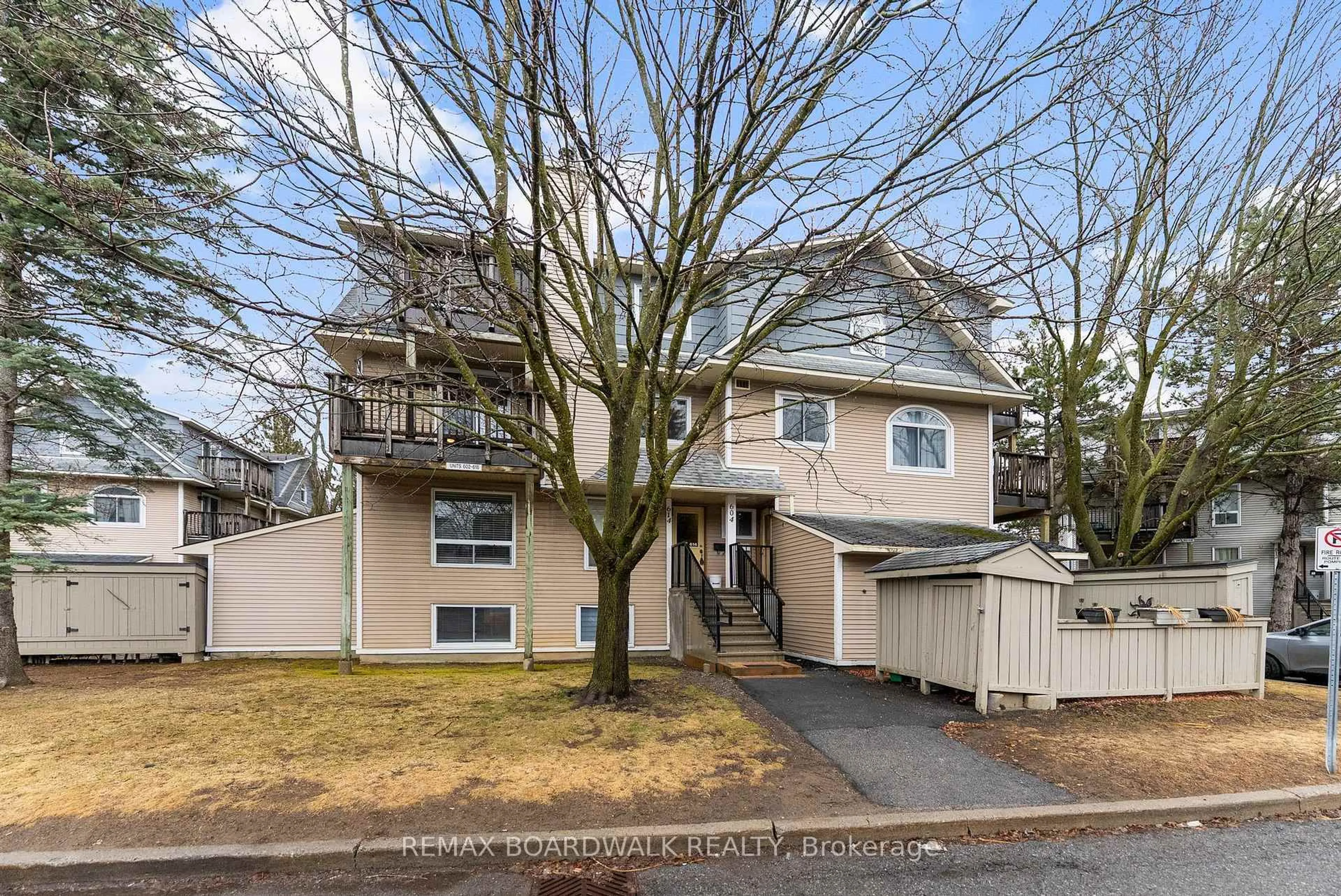 Unknown for 614 Tanguay Crt, Ottawa Ontario K2L 3X3