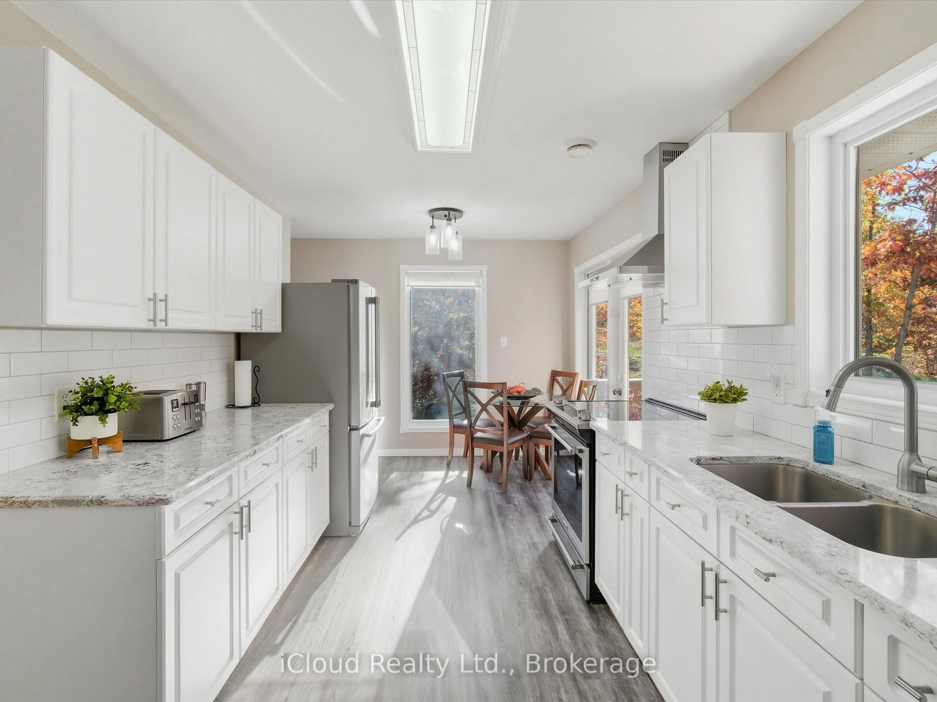Open concept kitchen, ceramic/tile floor for 6 Springhill Rd, McKellar Ontario P0G 1C0