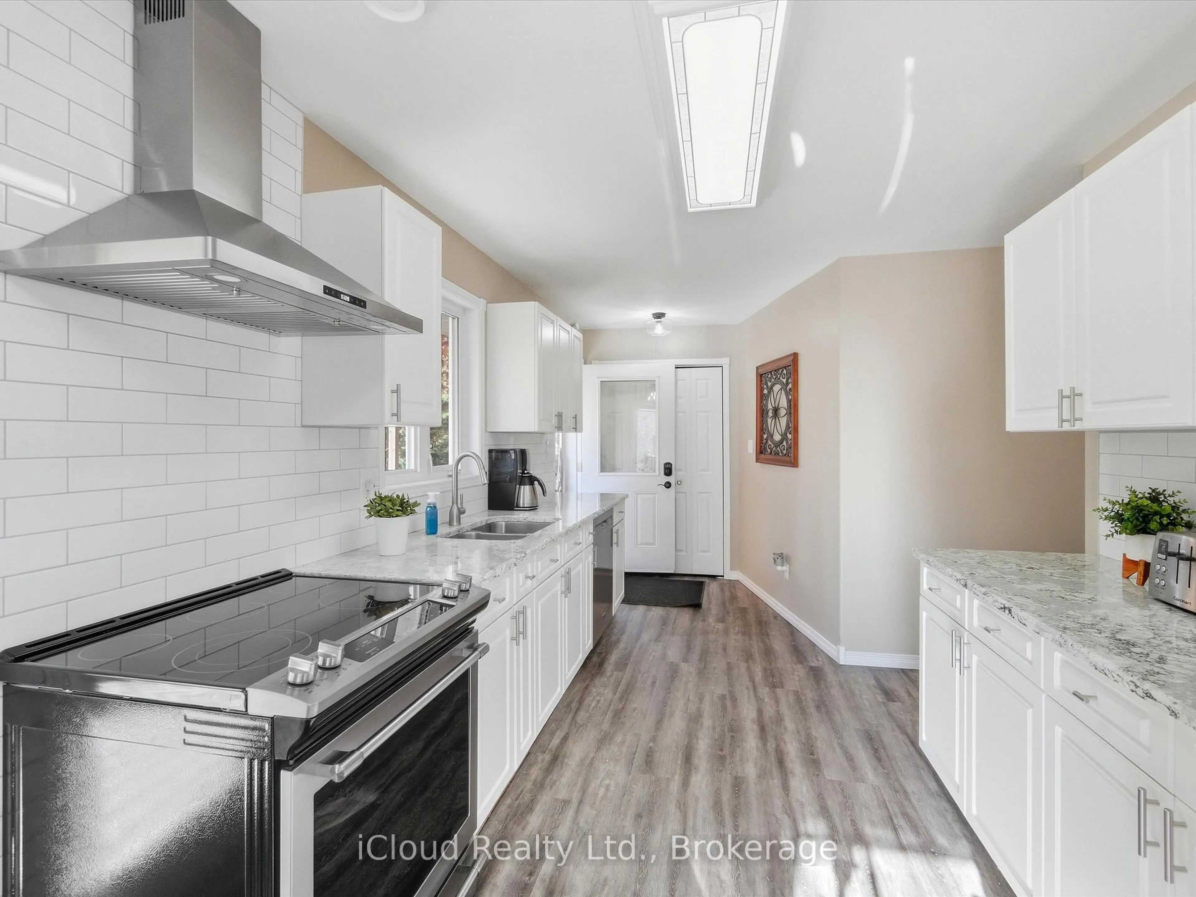Open concept kitchen, unknown for 6 Springhill Rd, McKellar Ontario P0G 1C0