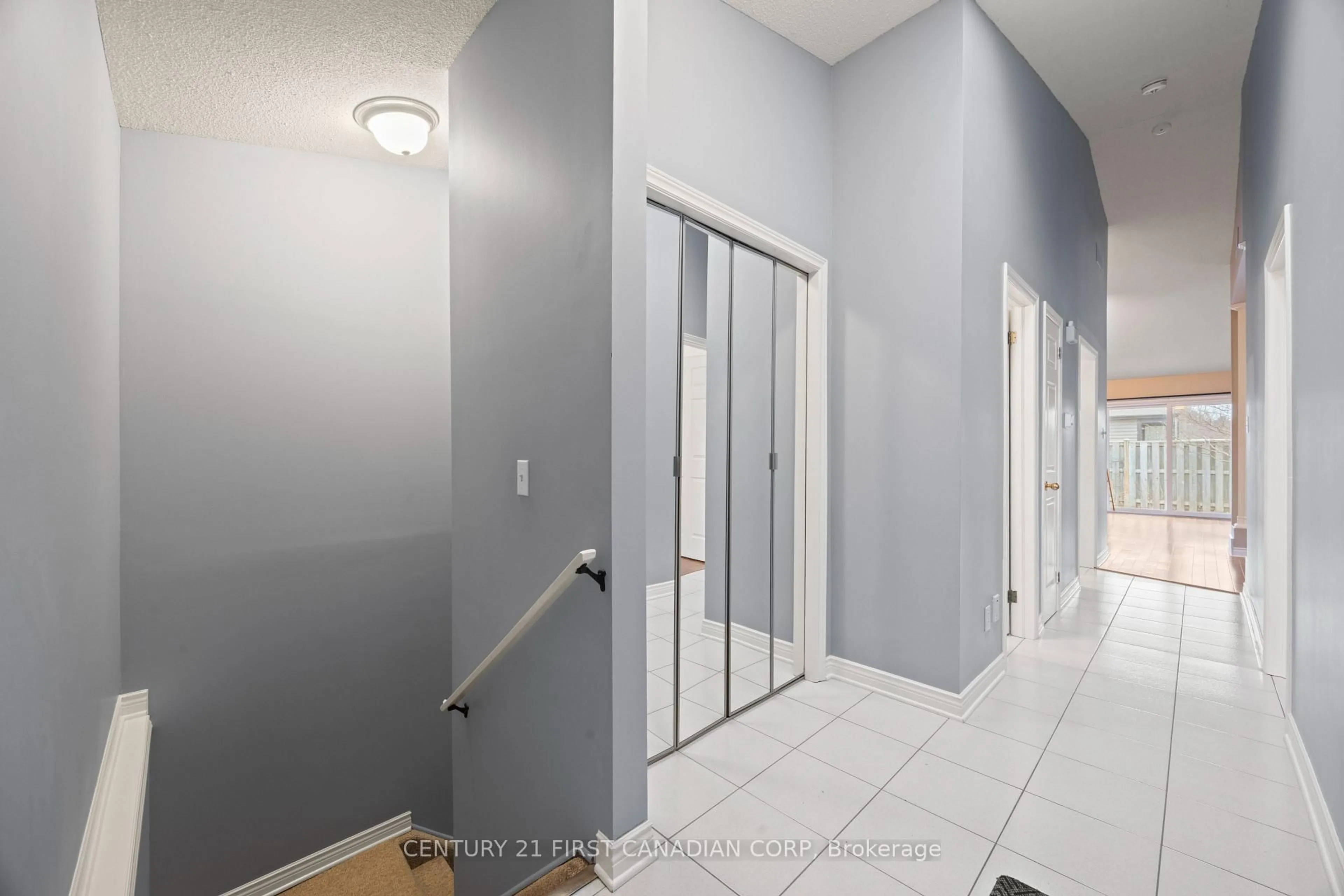 Indoor entryway for 90 Ontario St #12, Lambton Shores Ontario N0M 1T0