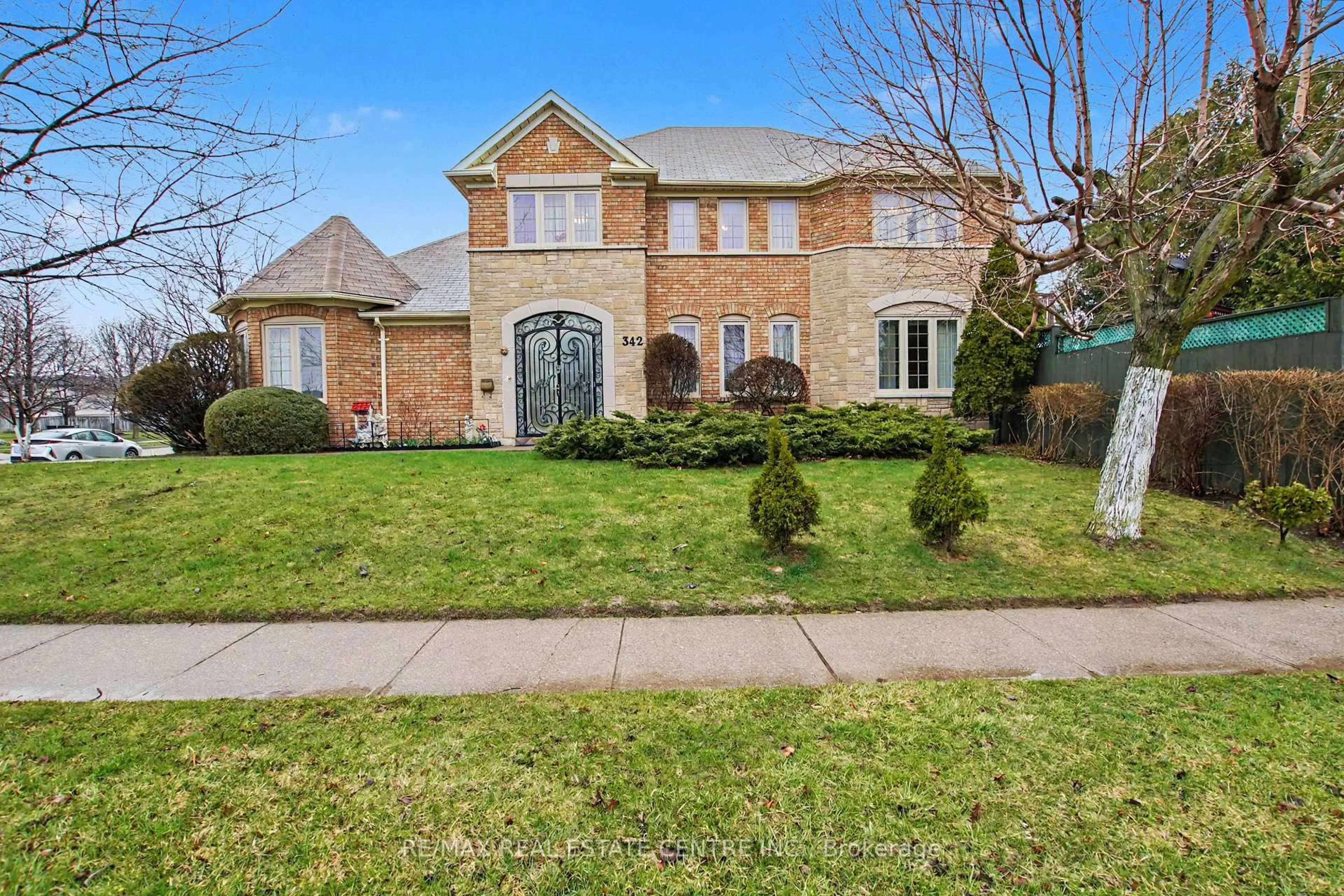 Home with brick exterior material, street for 342 Saginaw Pkwy, Cambridge Ontario N1T 1R8