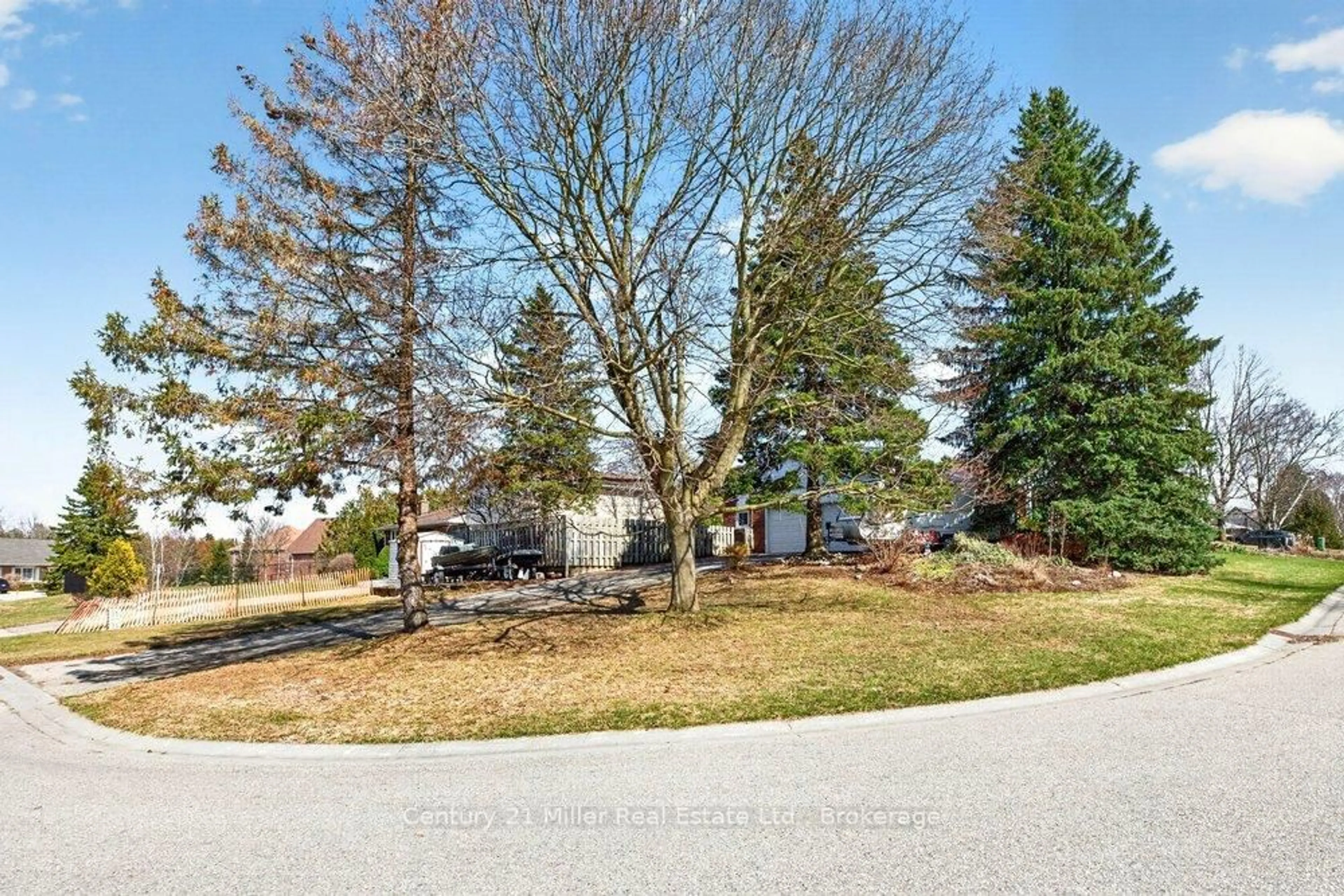 Patio, water/lake/river/ocean view for 86 Waterford Dr, Erin Ontario N0B 1T0