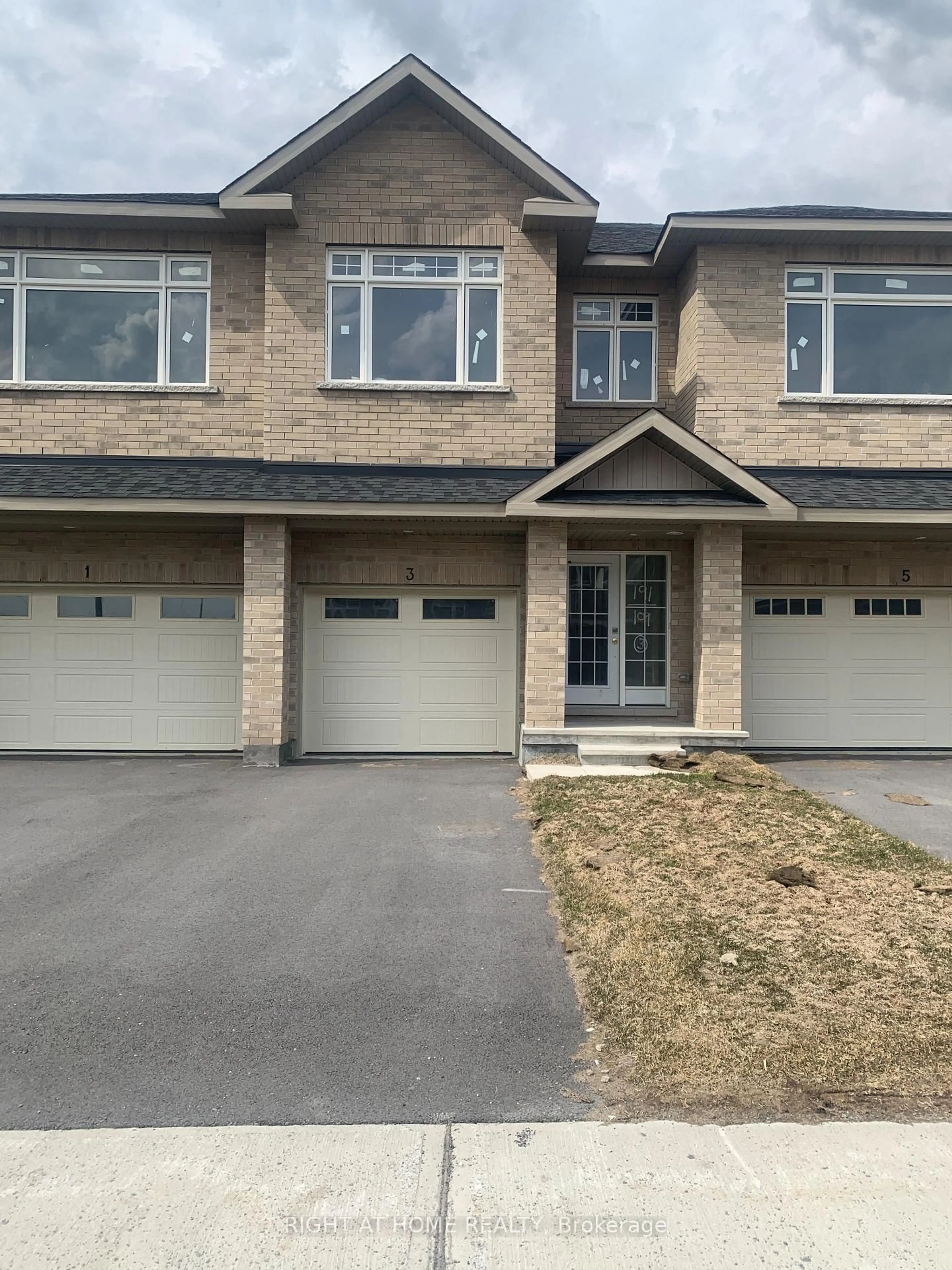 Home with vinyl exterior material, street for 3 Wylie Way, Carleton Place Ontario K7C 0C4