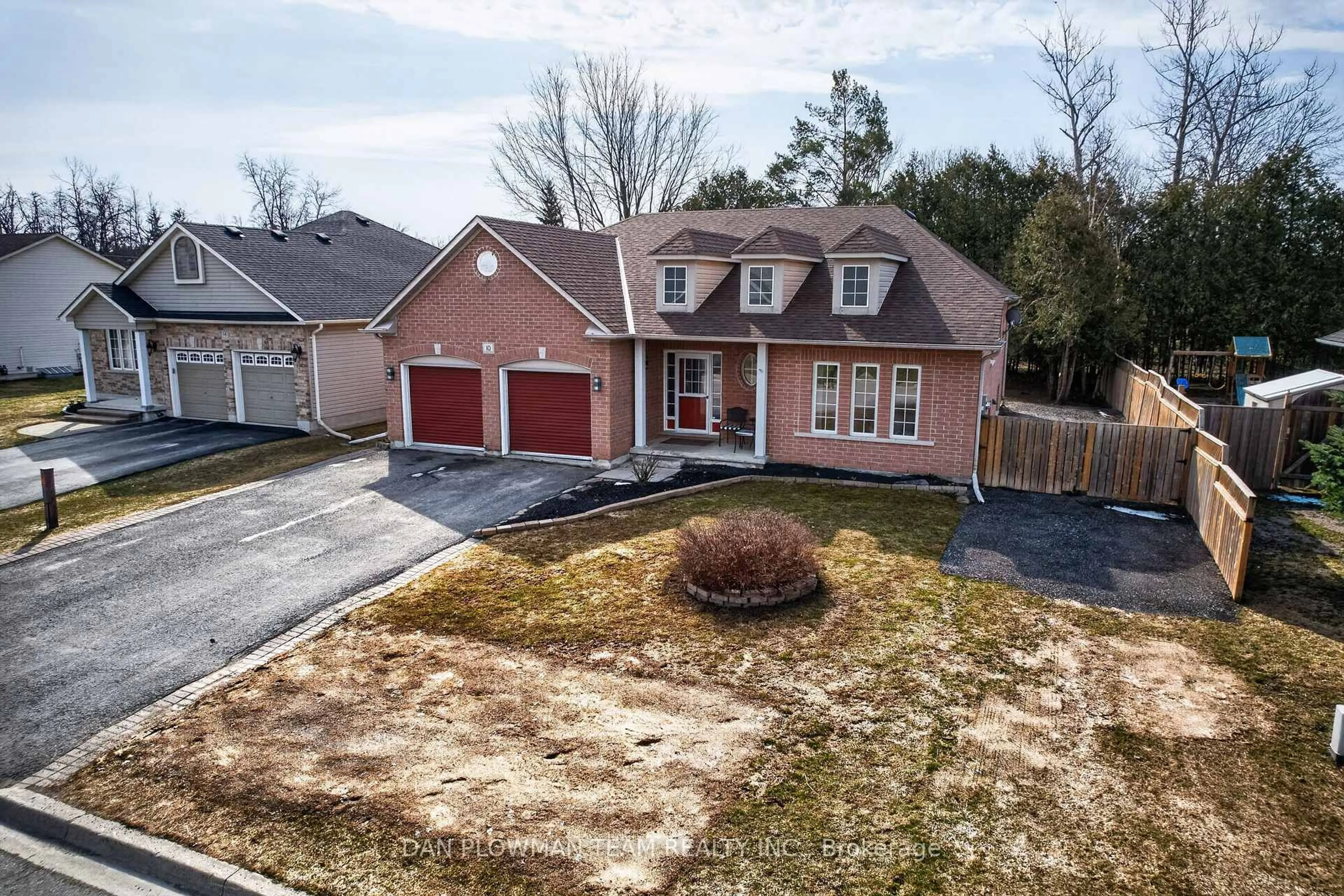 A pic from outside/outdoor area/front of a property/back of a property/a pic from drone, street for 10 Springbank Rd, Kawartha Lakes Ontario K0L 2W0