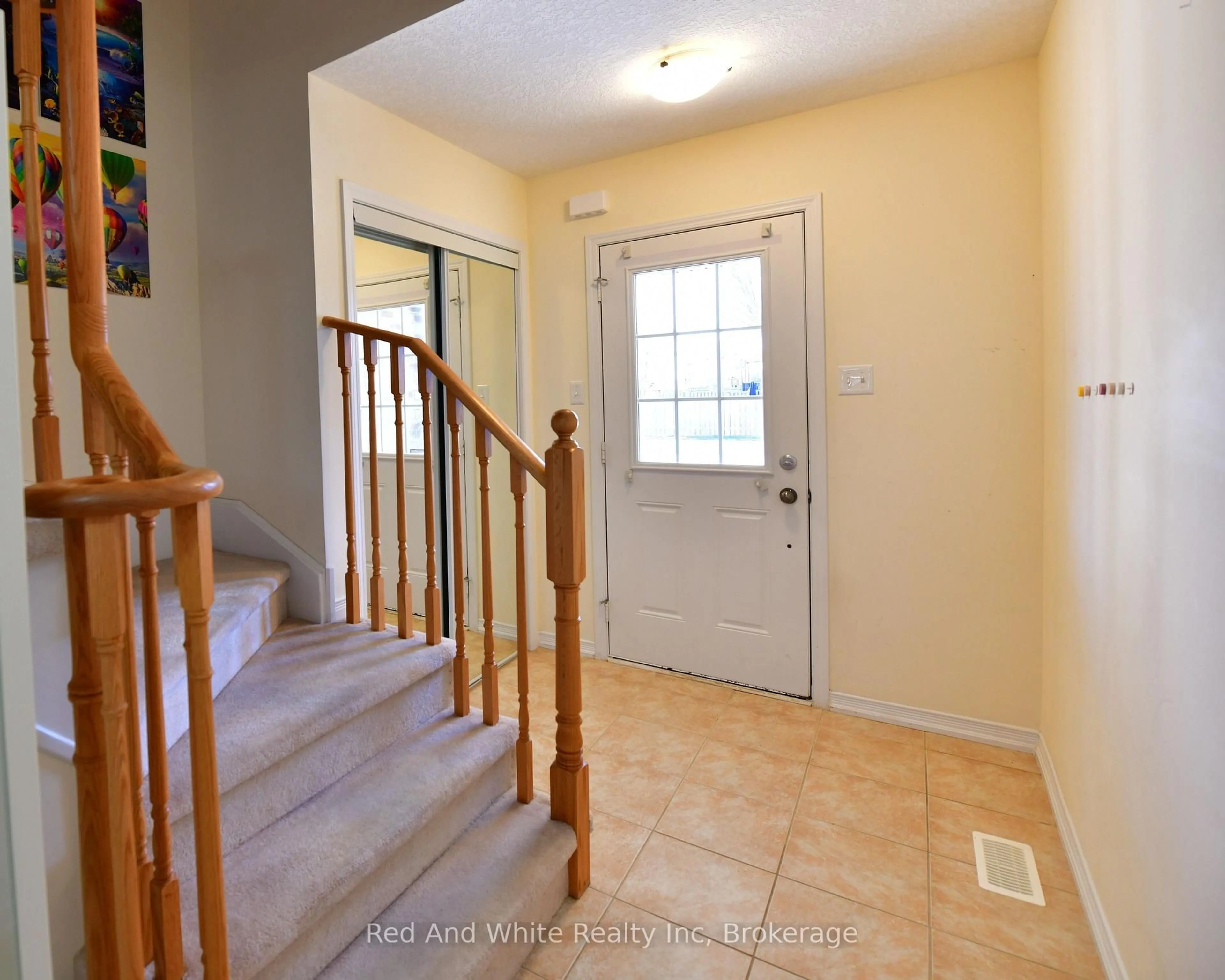 Indoor entryway for 94 Shallow Creek Rd, Woolwich Ontario N0B 1M0