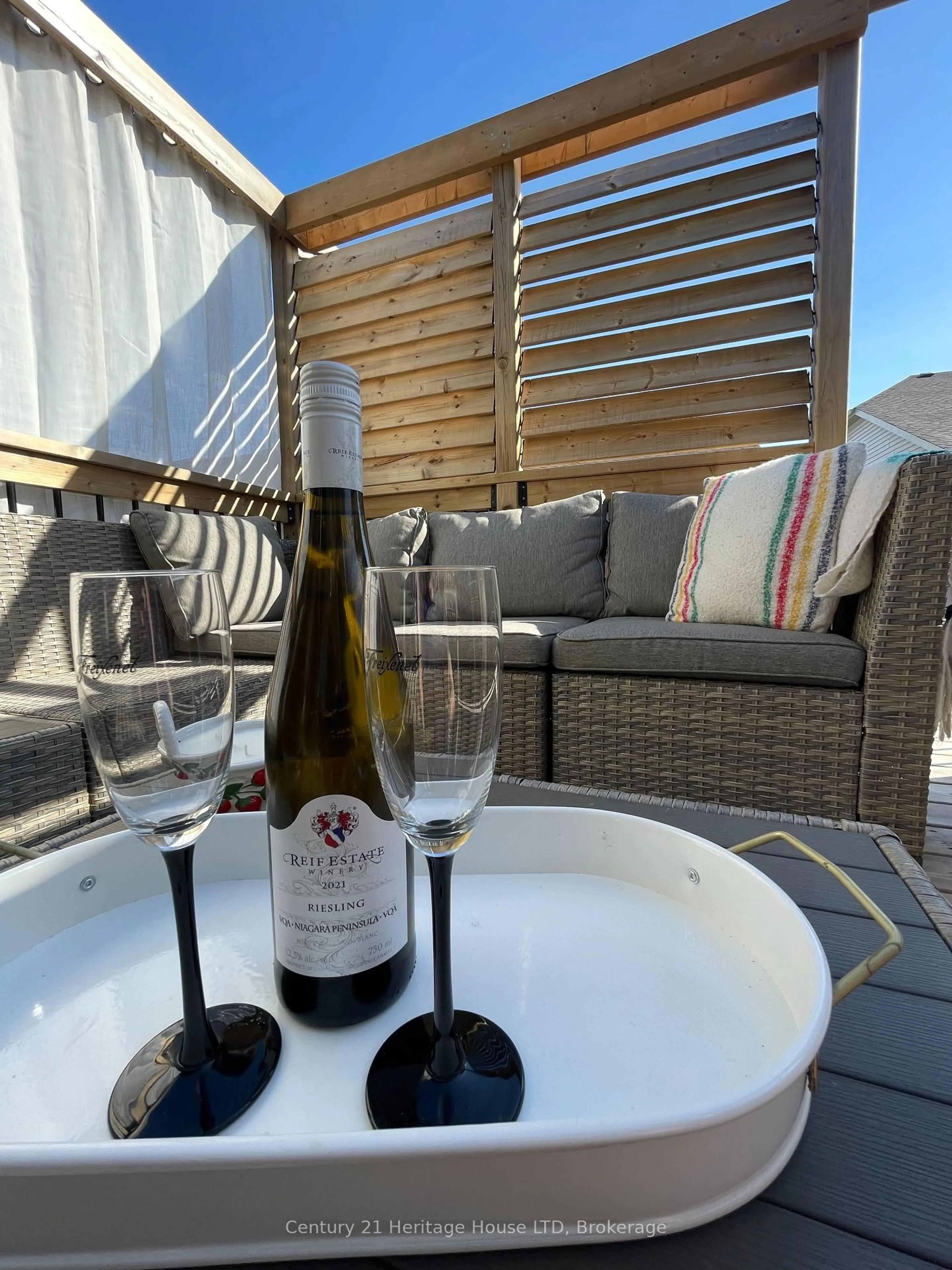 Balcony in the apartment, water/lake/river/ocean view for 431 Williams Cres, Fort Erie Ontario L2A 4P6