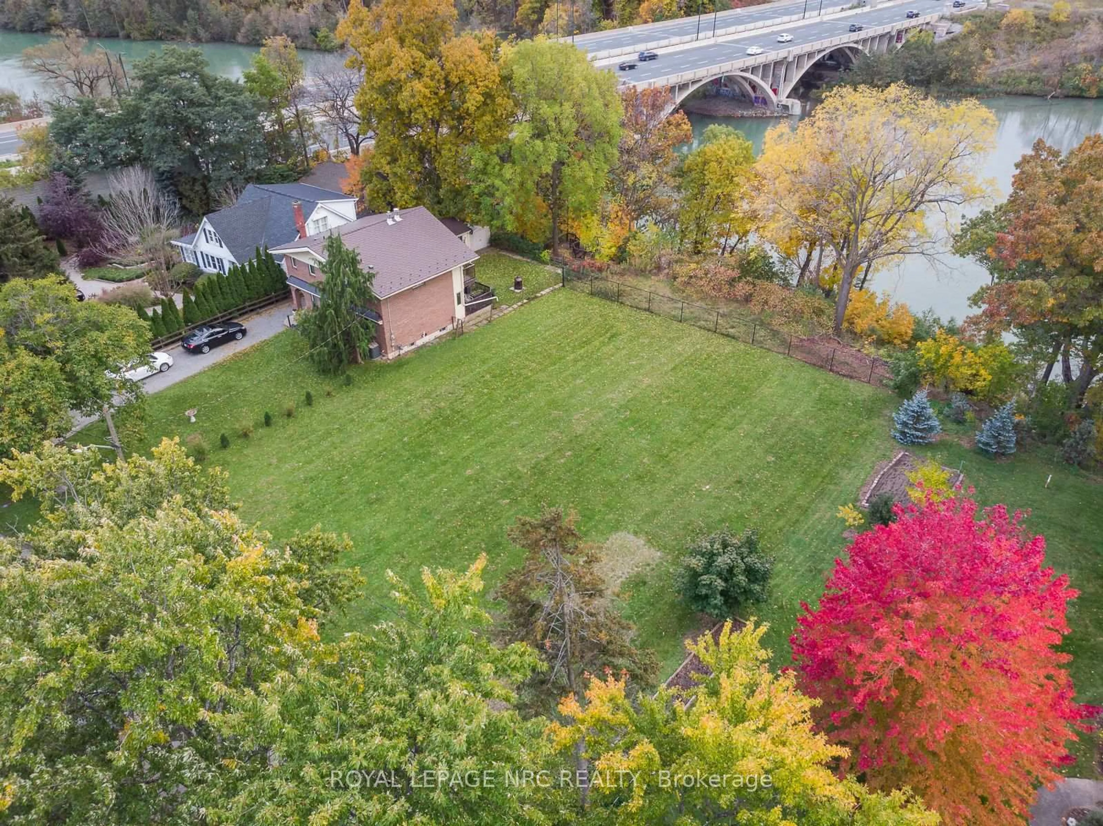 A pic from outside/outdoor area/front of a property/back of a property/a pic from drone, unknown for 56A Henley Dr, St. Catharines Ontario L2N 4A9