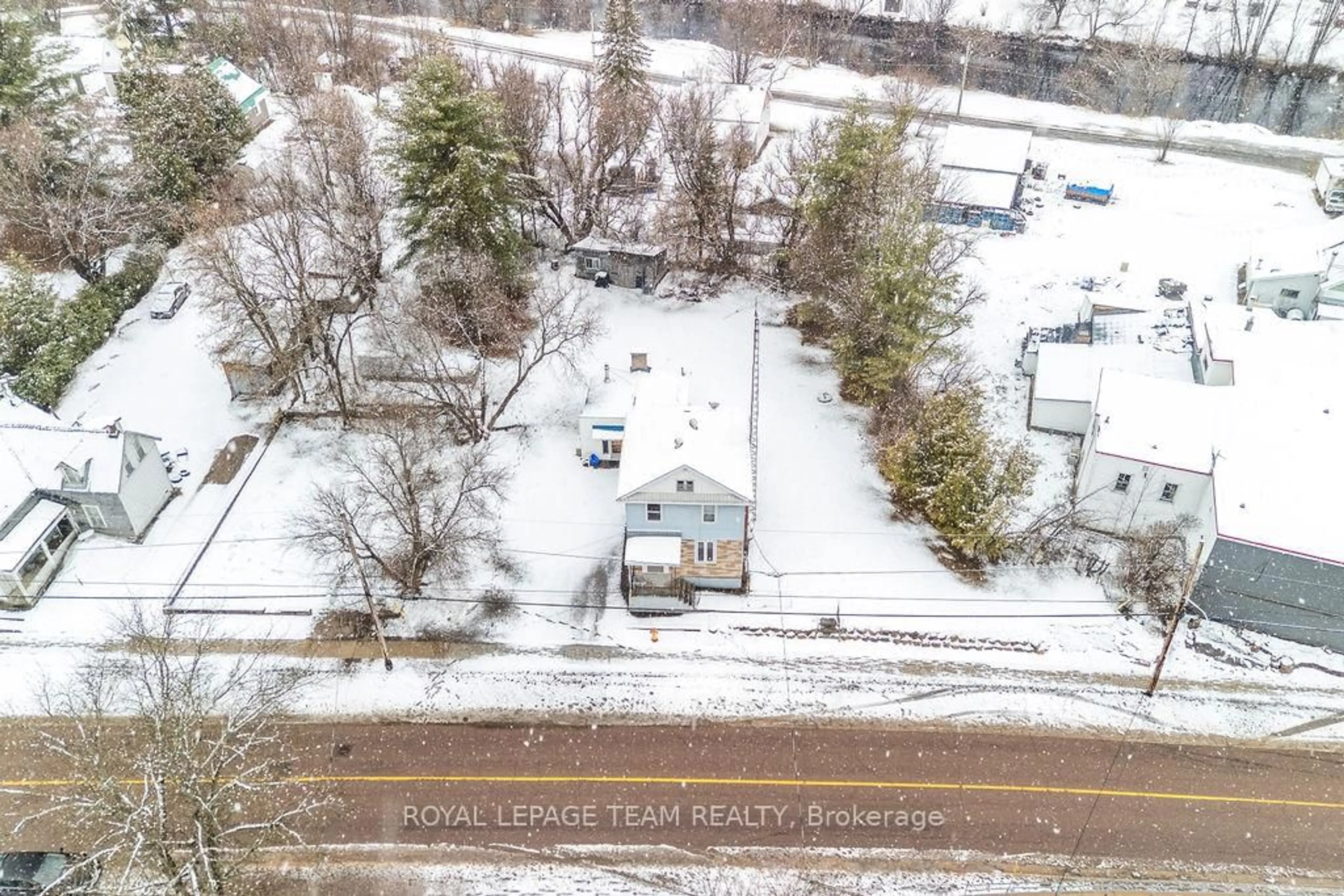 A pic from outside/outdoor area/front of a property/back of a property/a pic from drone, unknown for 190 Queen St, Killaloe, Hagarty and Richards Ontario K8A 2A0