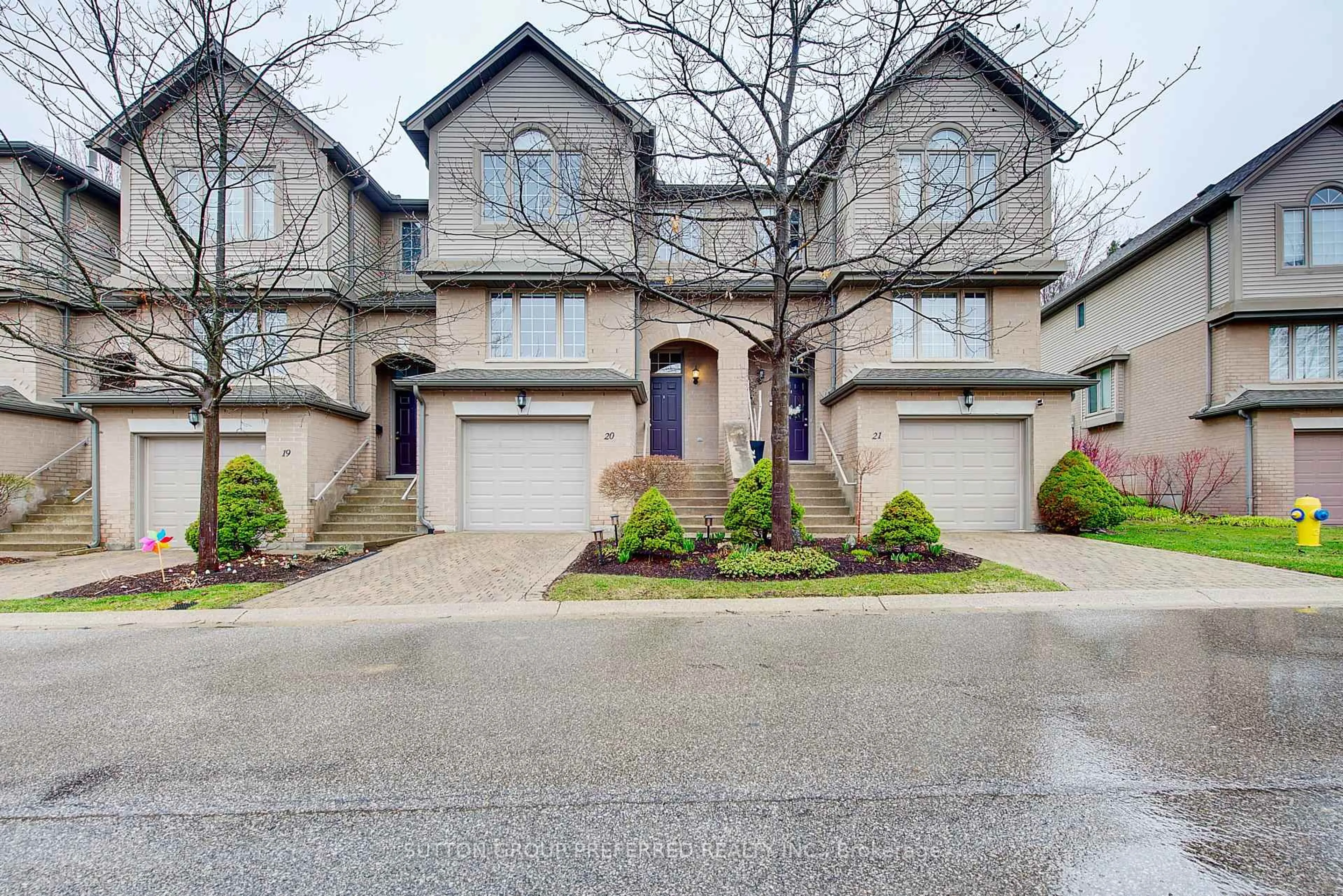 Home with brick exterior material, street for 270 North Centre Rd #20, London North Ontario N6G 5E2