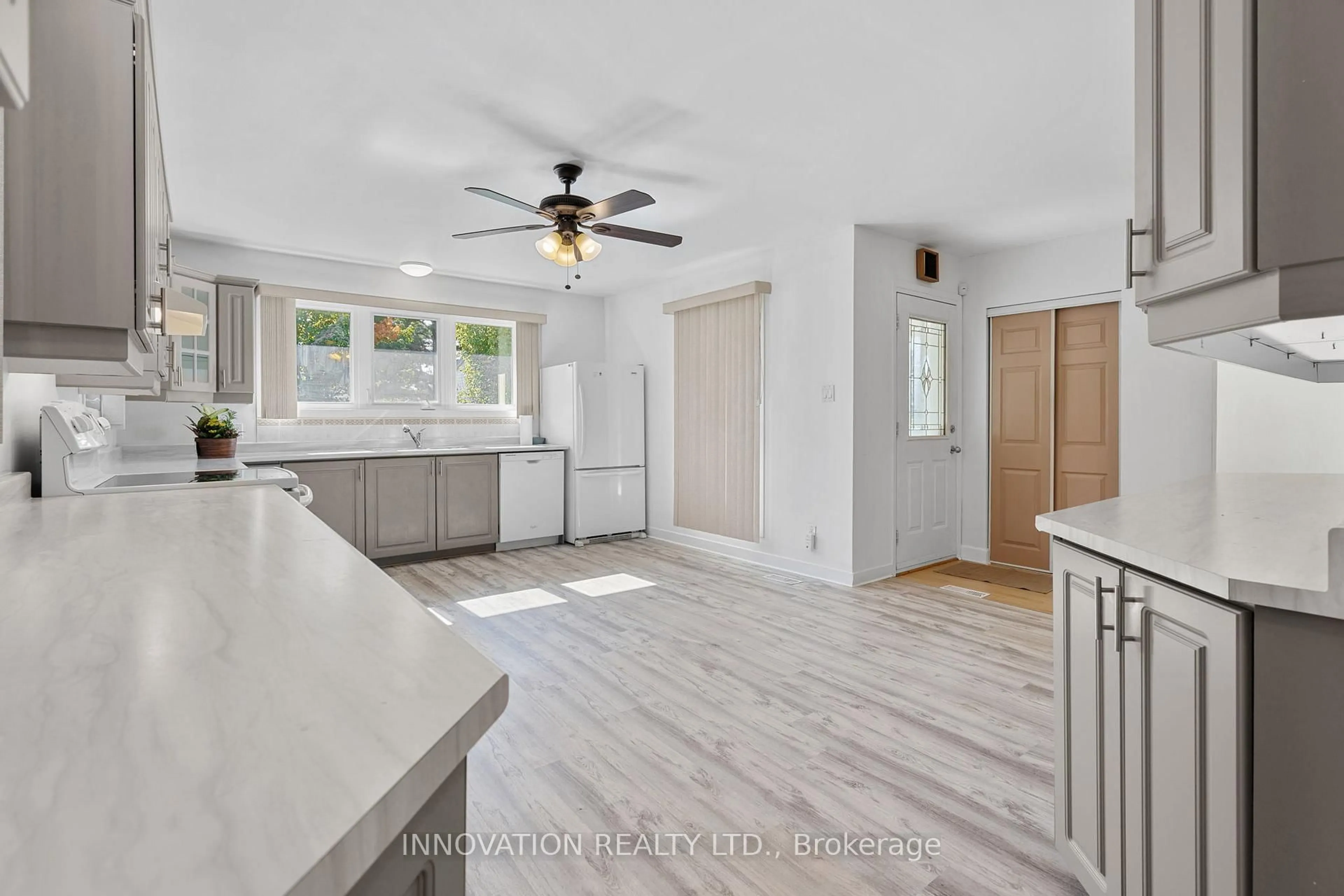 Open concept kitchen, ceramic/tile floor for 1811 Hutton Ave, Ottawa Ontario K1G 1M1