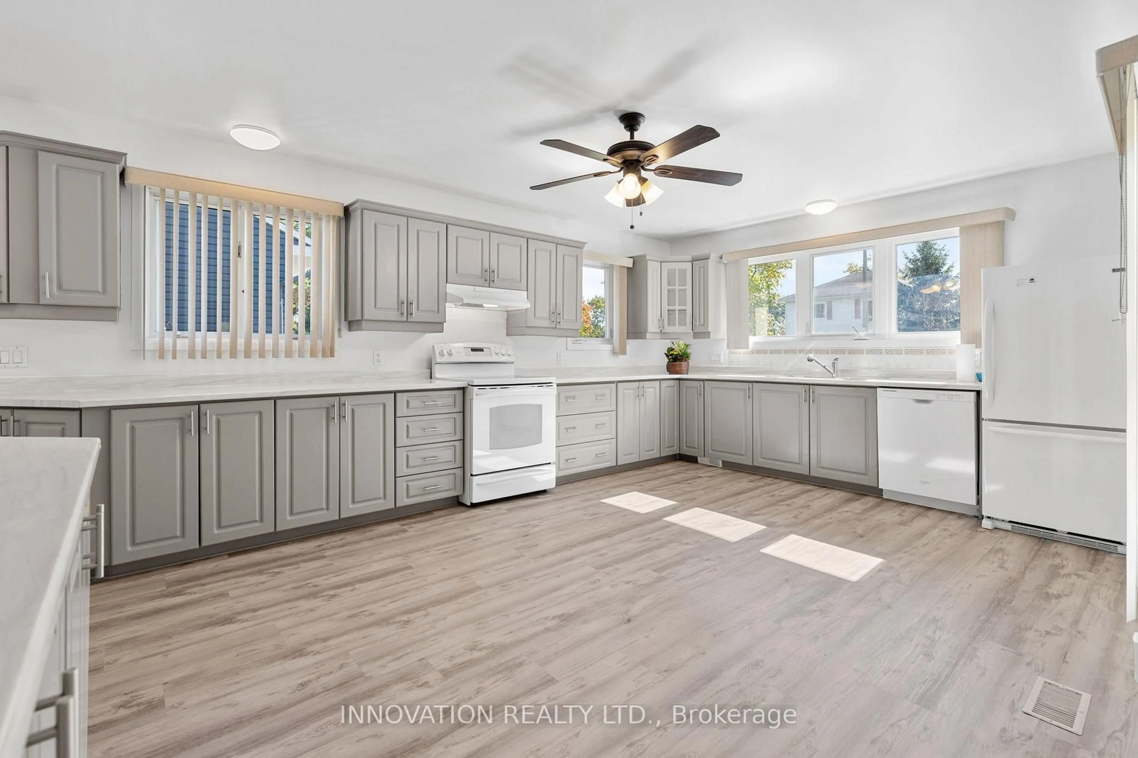 Open concept kitchen, ceramic/tile floor for 1811 Hutton Ave, Ottawa Ontario K1G 1M1