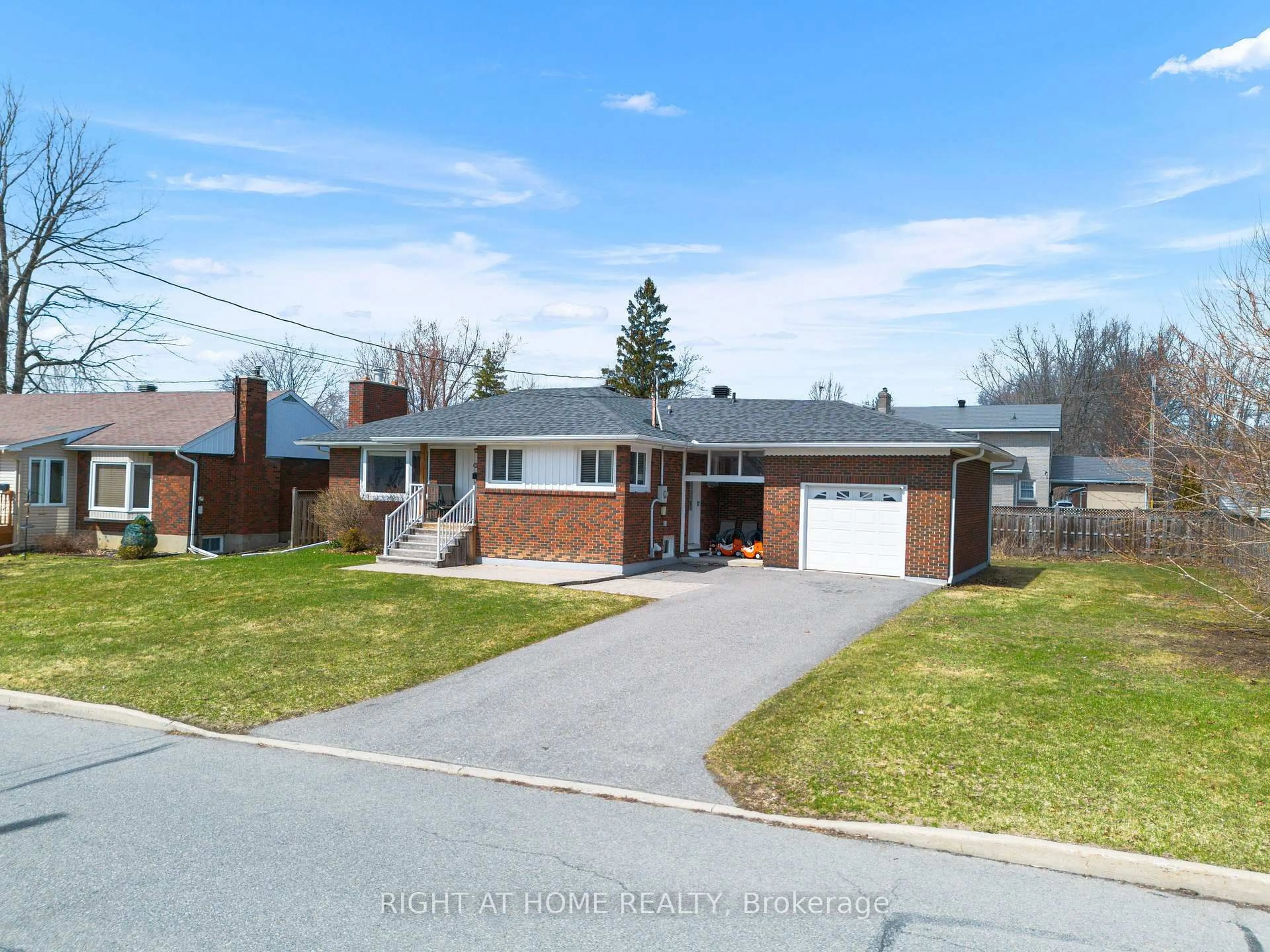 A pic from outside/outdoor area/front of a property/back of a property/a pic from drone, street for 1307 PRINCESS St, Cornwall Ontario K6J 1S4