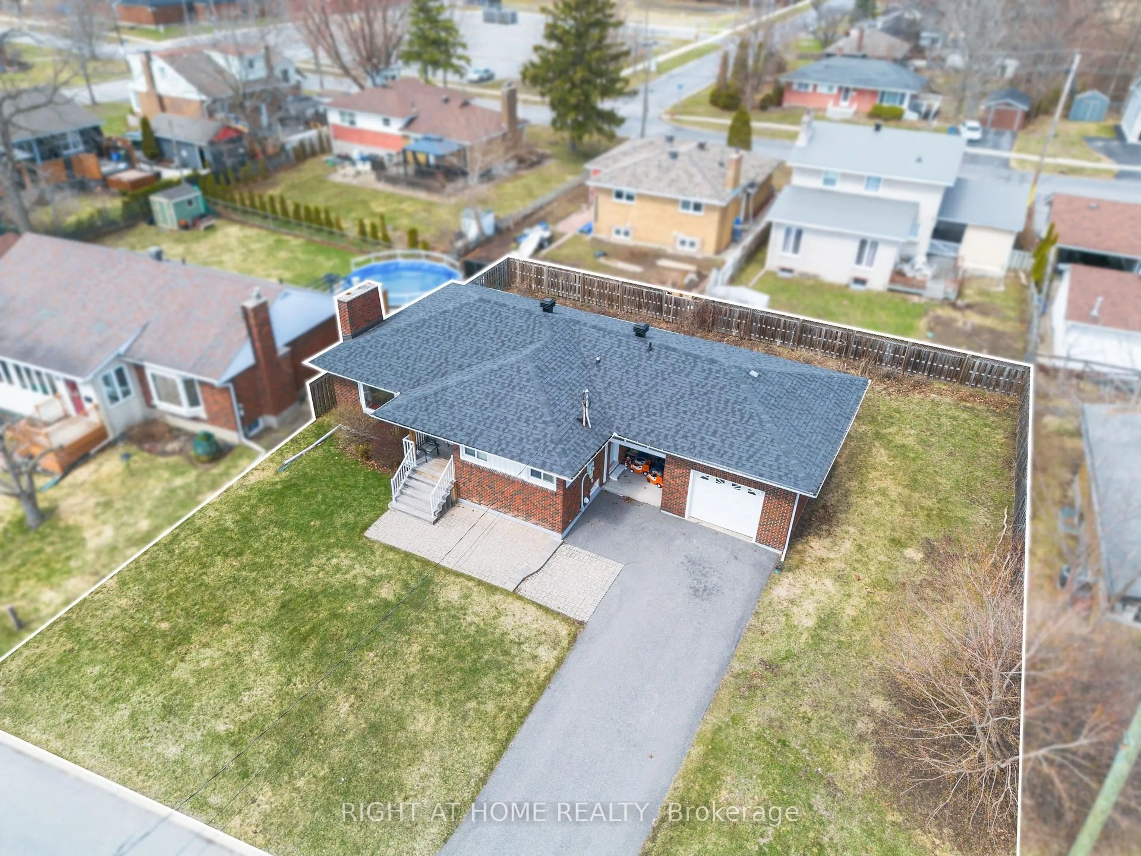 A pic from outside/outdoor area/front of a property/back of a property/a pic from drone, street for 1307 PRINCESS St, Cornwall Ontario K6J 1S4