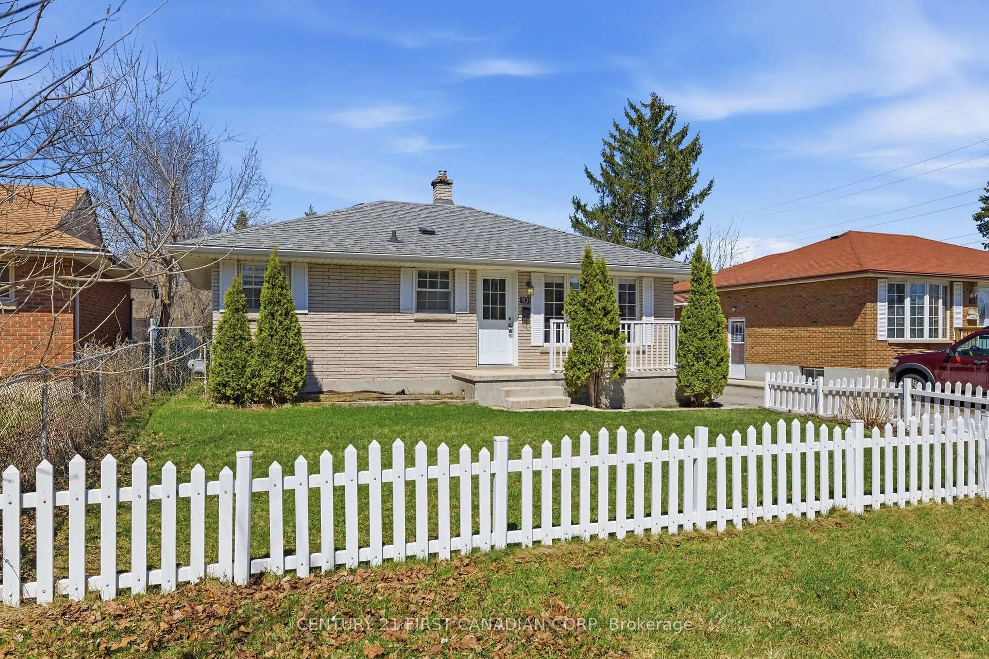 Home with vinyl exterior material, street for 101 Jasper Cres, London East Ontario N5W 1J9