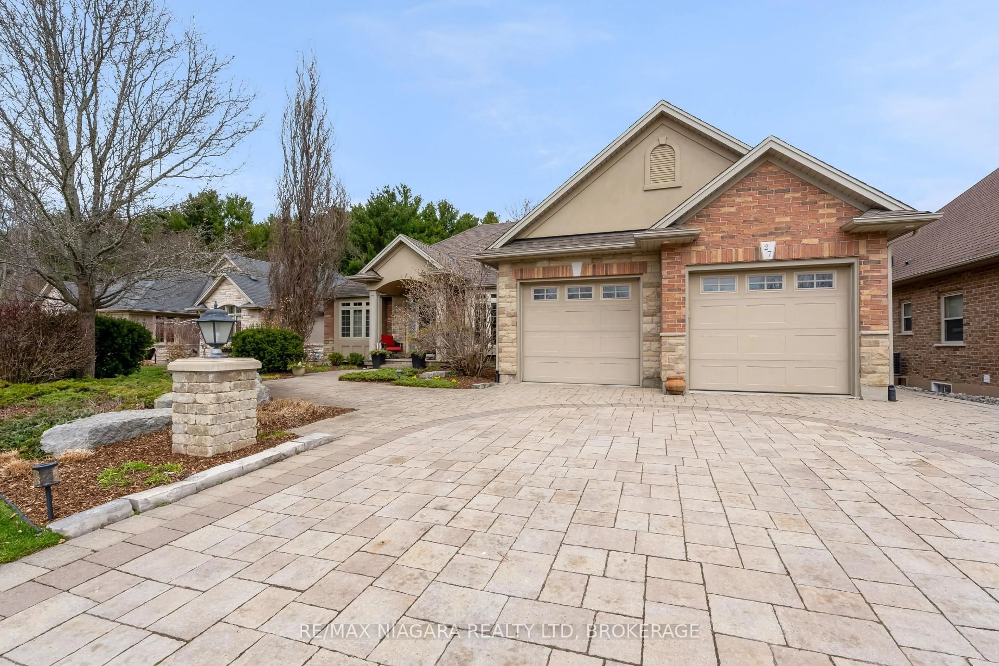 Home with brick exterior material, street for 27 Martha Crt, Pelham Ontario L0S 1C0