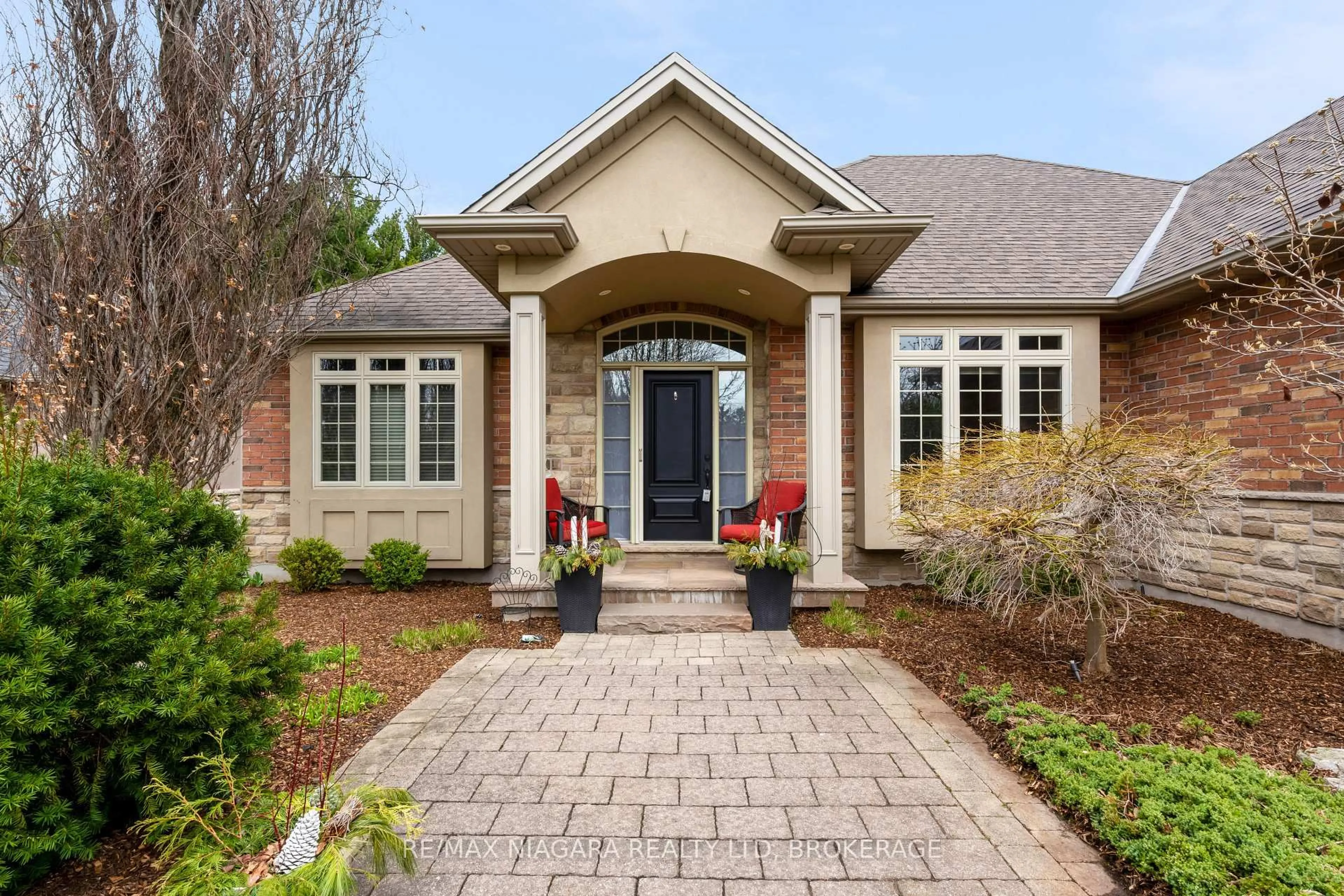 Home with brick exterior material, street for 27 Martha Crt, Pelham Ontario L0S 1C0