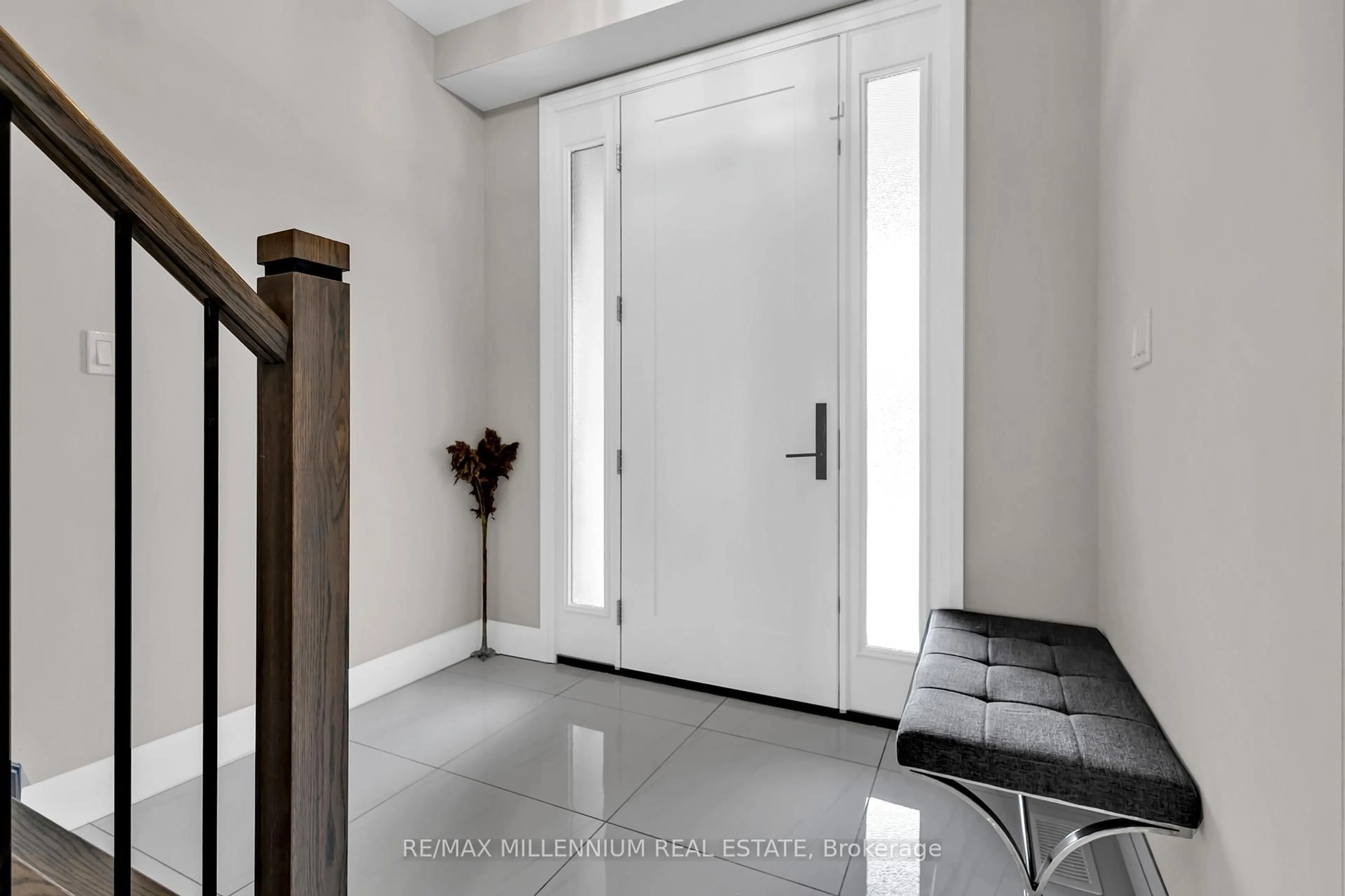 Indoor entryway for 11 Tindall Cres, East Luther Grand Valley Ontario L9W 6P4