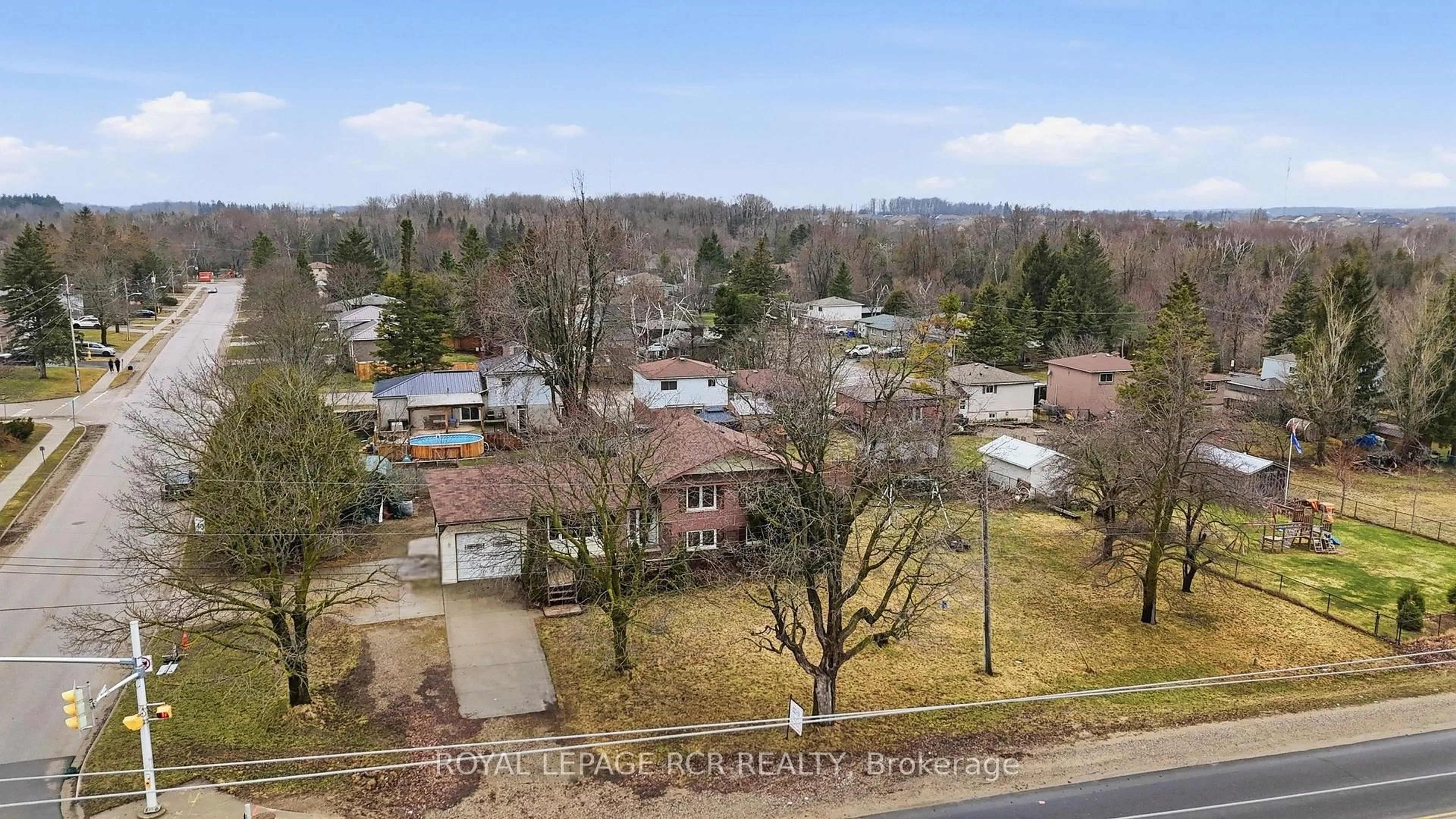 A pic from outside/outdoor area/front of a property/back of a property/a pic from drone, street for 704 Owen Sound St, Shelburne Ontario L9V 2W7