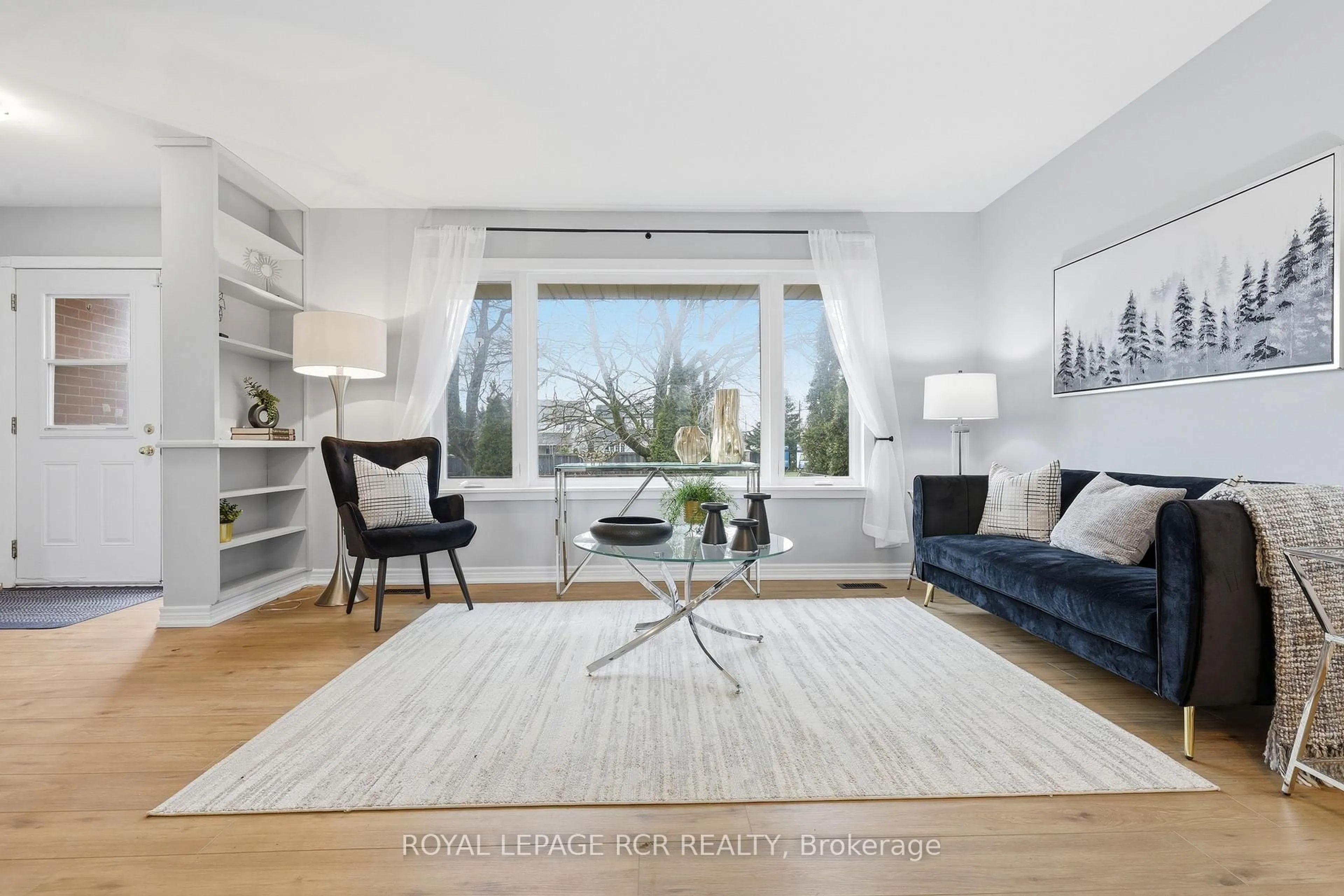 Living room with furniture, unknown for 704 Owen Sound St, Shelburne Ontario L9V 2W7