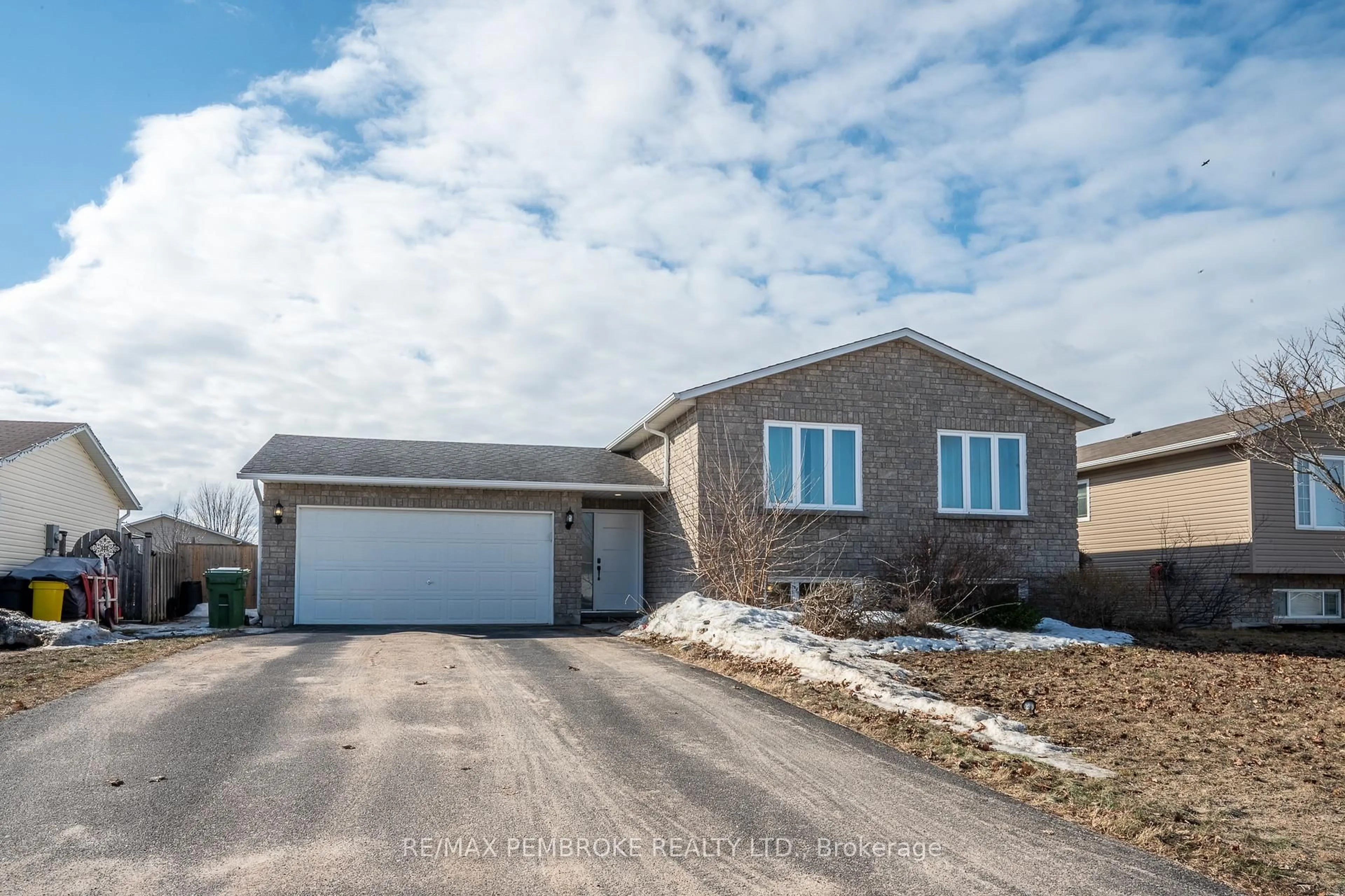 Unknown for 46 Highland Park Dr, Petawawa Ontario K8H 0A3