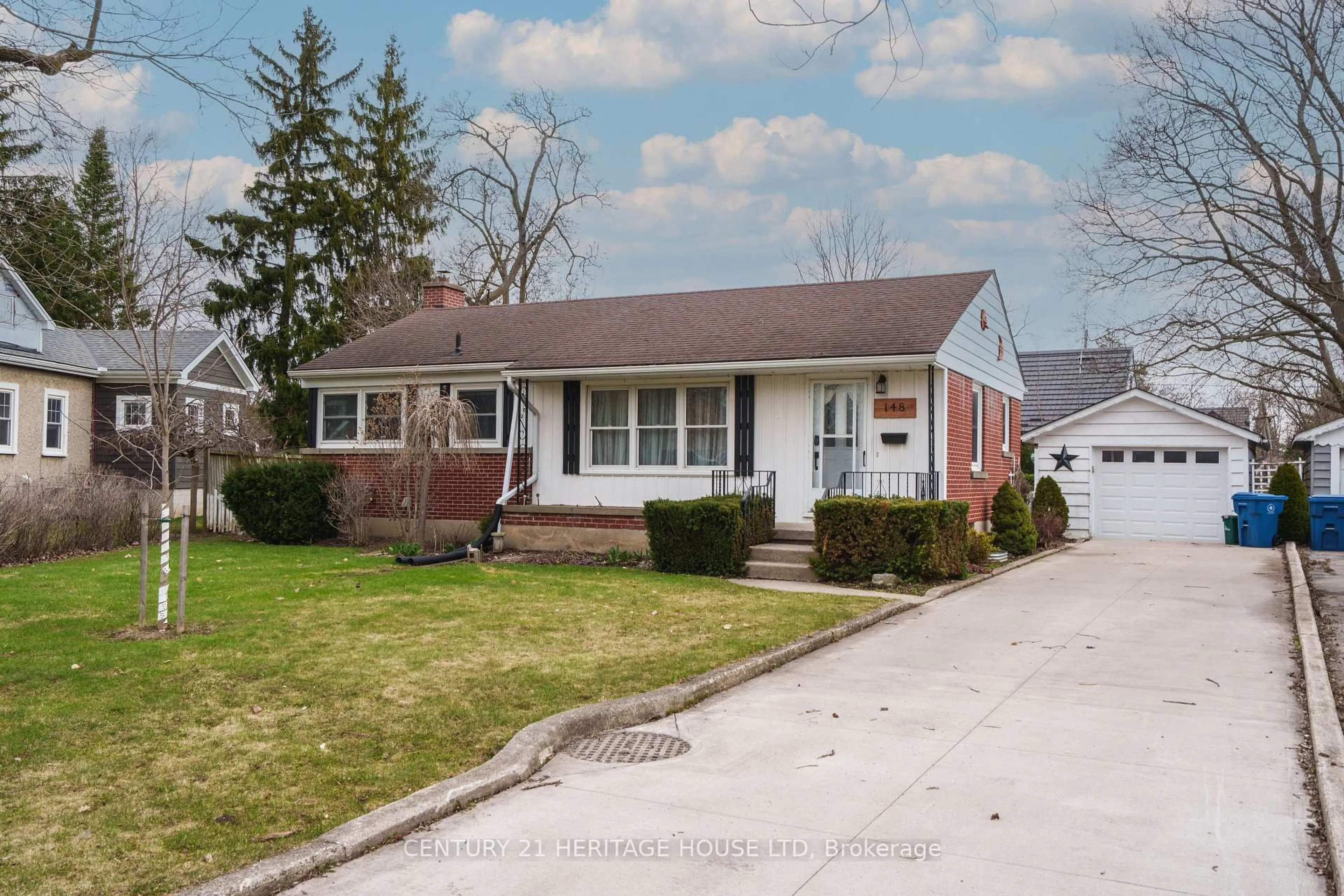 Home with vinyl exterior material, street for 148 Glastonbury Cres, Stratford Ontario N5A 6J3