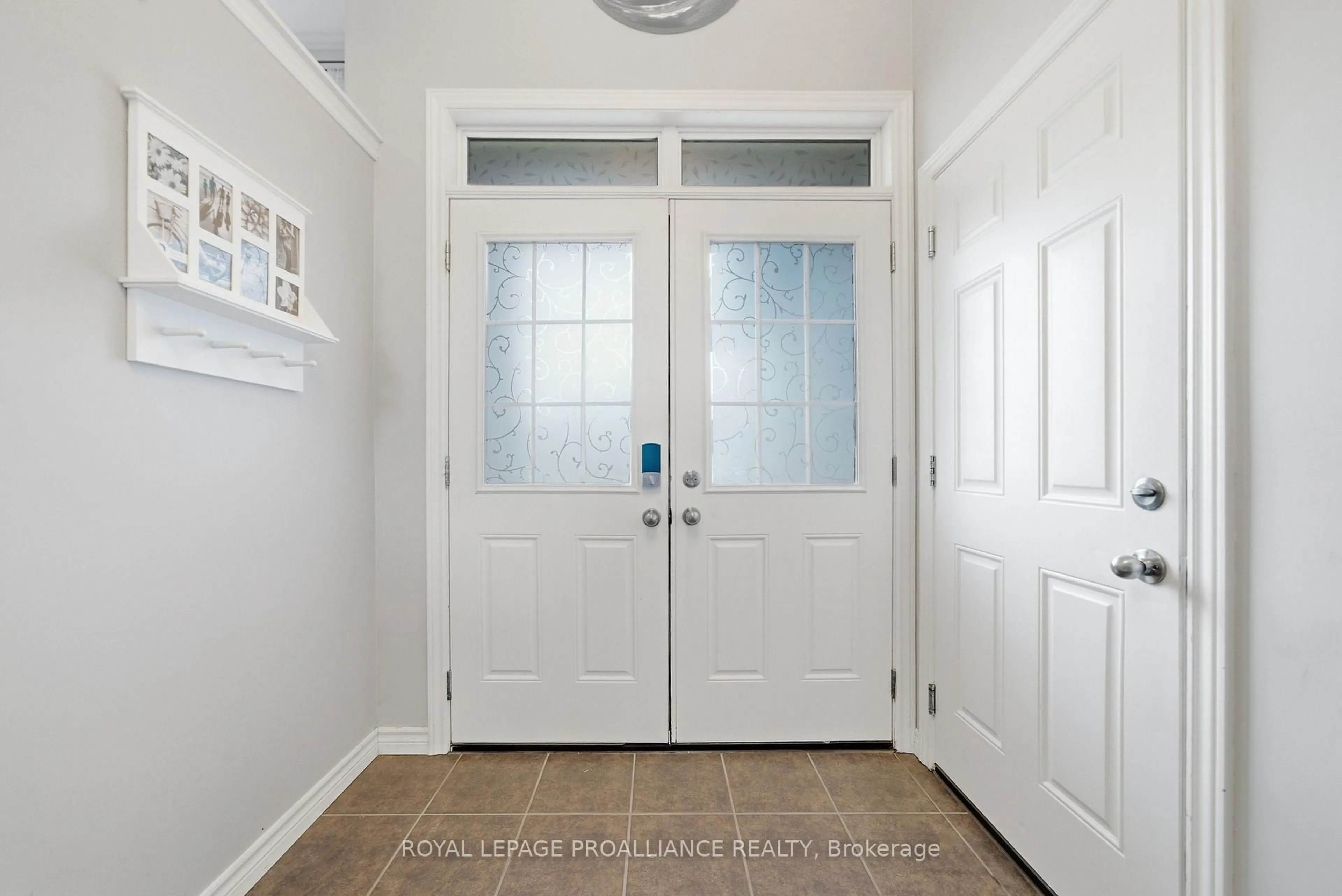 Indoor entryway for 29 Ridgeview Lane, Trenton Ontario K8V 5P8