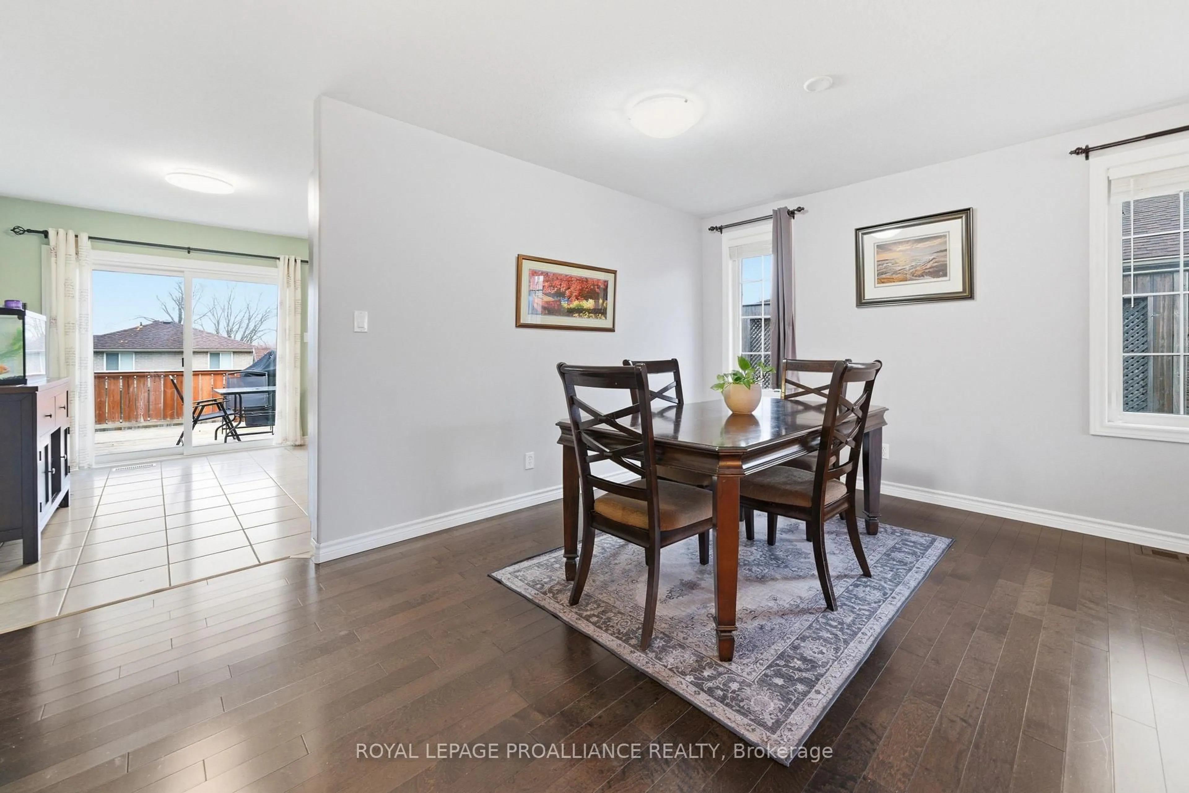 Dining room, wood/laminate floor for 29 Ridgeview Lane, Trenton Ontario K8V 5P8