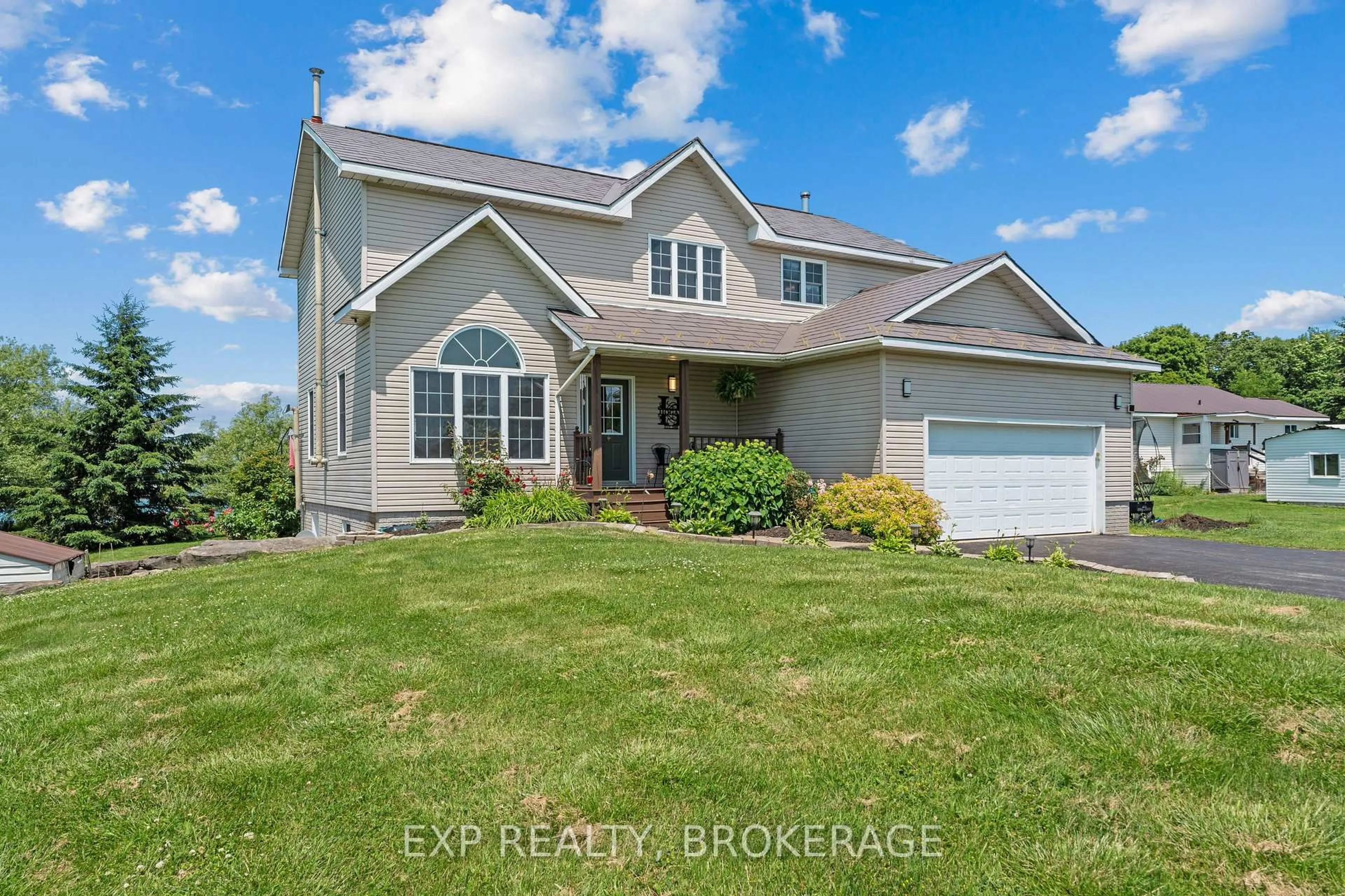 Home with vinyl exterior material, water/lake/river/ocean view for 26 BOXEN HARBOUR Lane, Wolfe Island Ontario K0H 2Y0