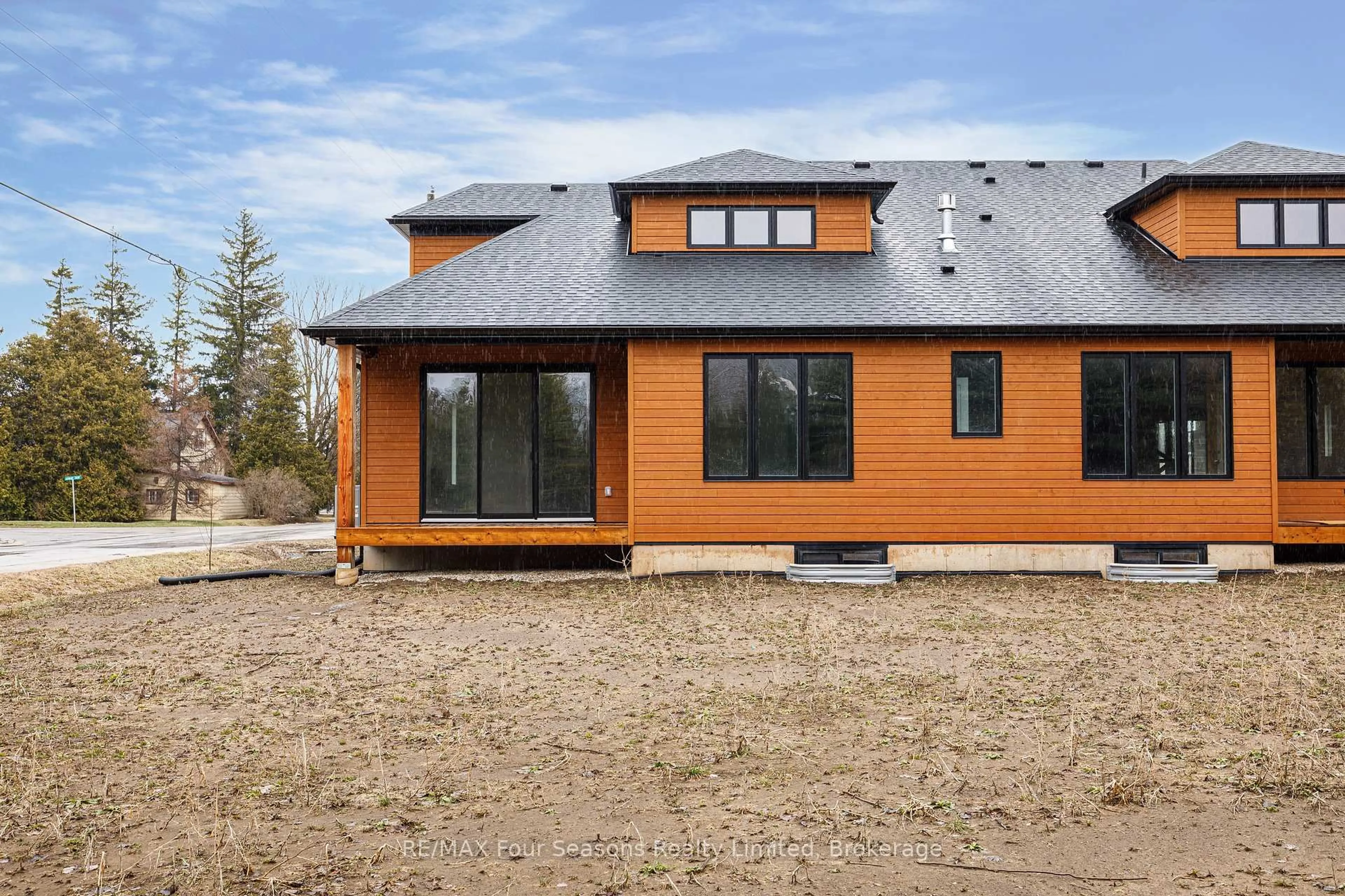 Unknown for 1 Boynton Crt, Blue Mountains Ontario N0H 2P0