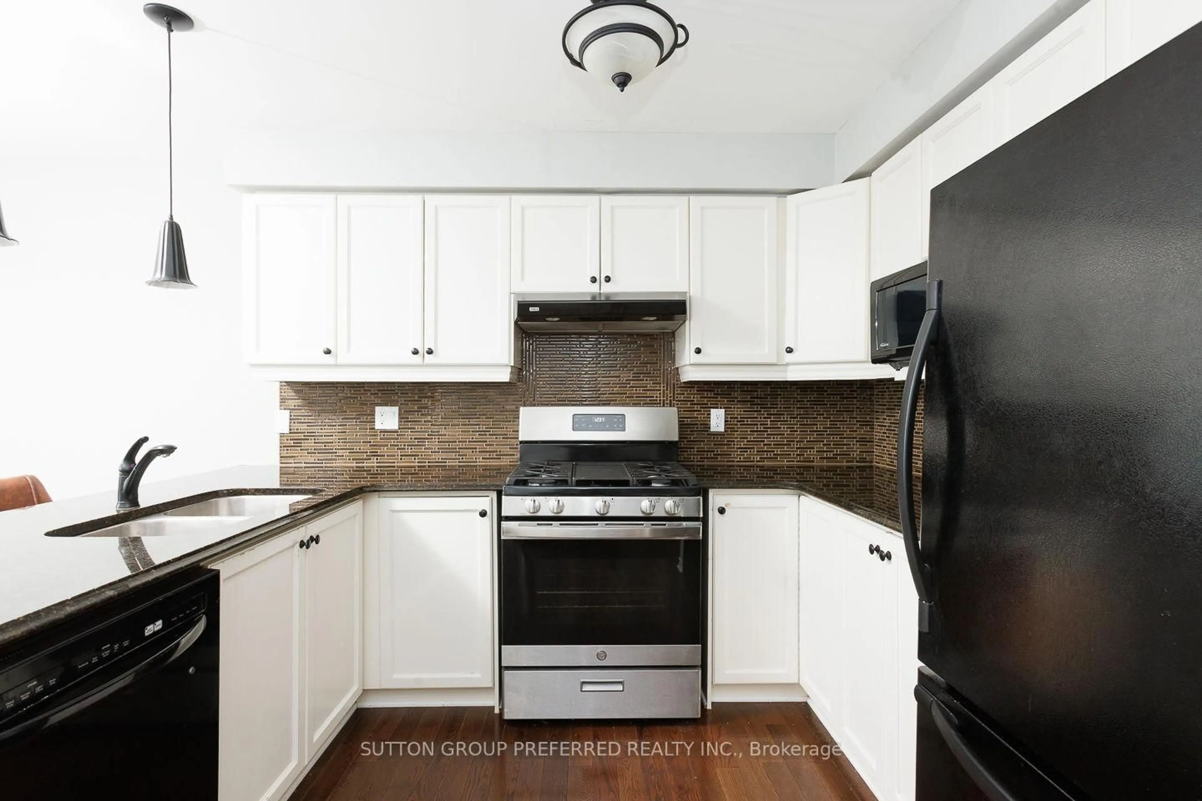 Standard kitchen, ceramic/tile floor for 270 North Centre Rd #26, London North Ontario N6G 5E2
