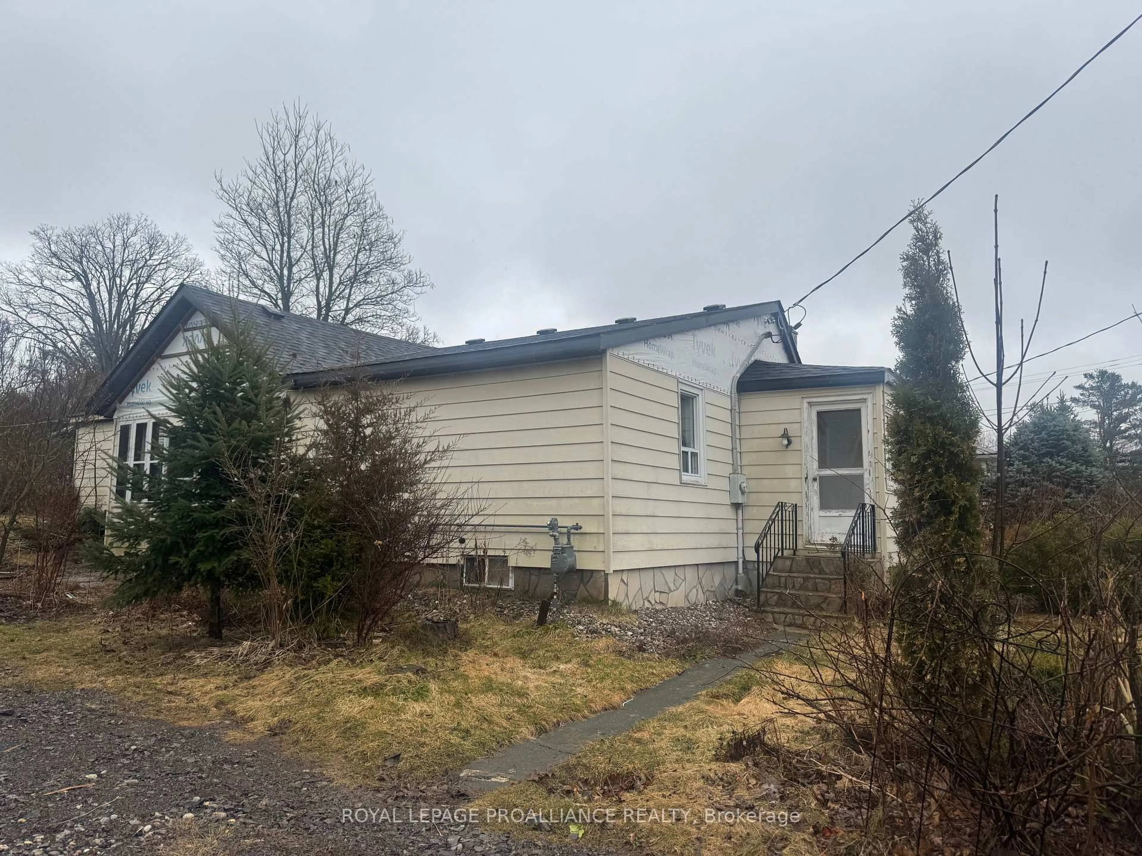 Shed for 116 Hastings Ave, Limoges Ontario K0K 2M0