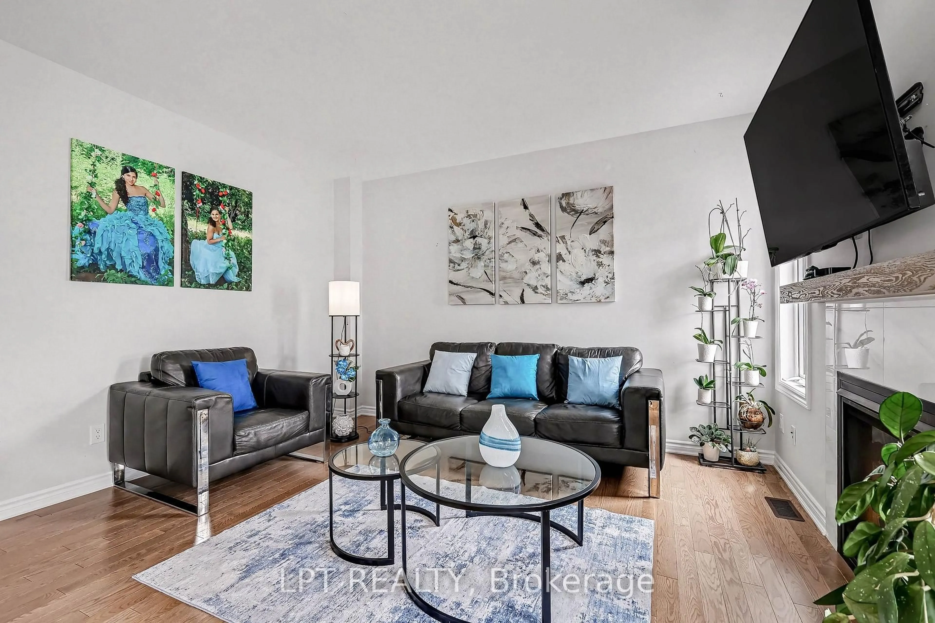 Living room with furniture, unknown for 730 Perseus Ave, Ottawa Ontario K2J 6V8