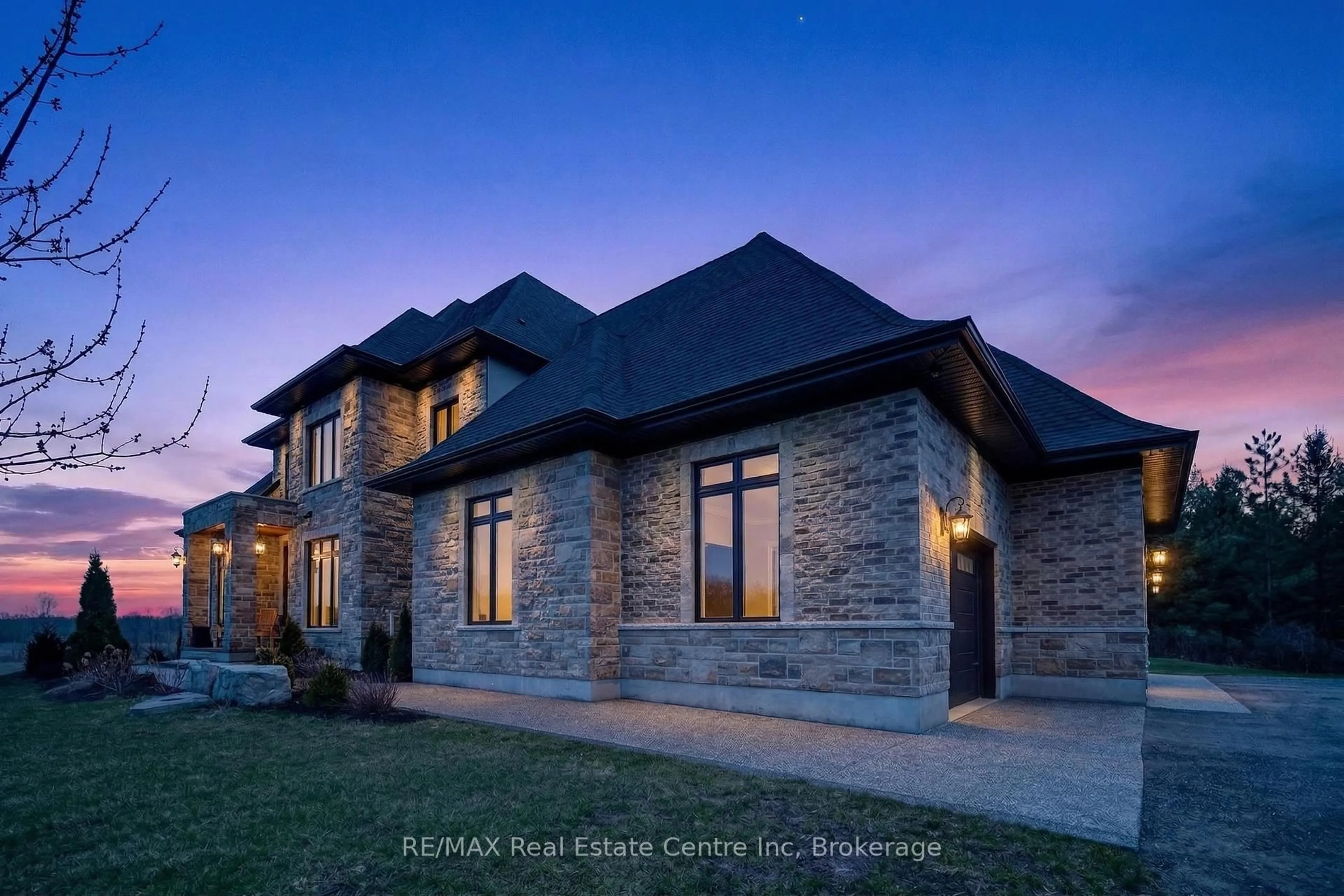 Home with brick exterior material, unknown for 7645 Maltby Rd, Puslinch Ontario N0B 2J0