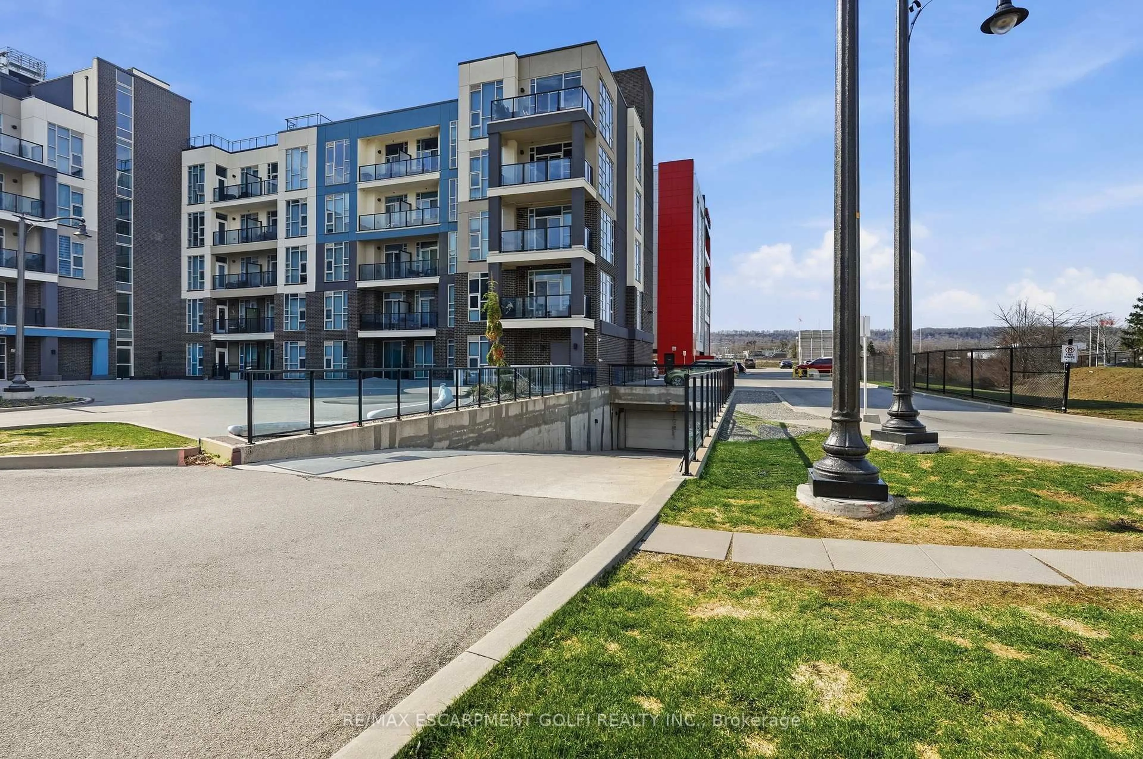 A pic from outside/outdoor area/front of a property/back of a property/a pic from drone, water/lake/river/ocean view for 10 Concord Pl #304, Grimsby Ontario L3M 0G6